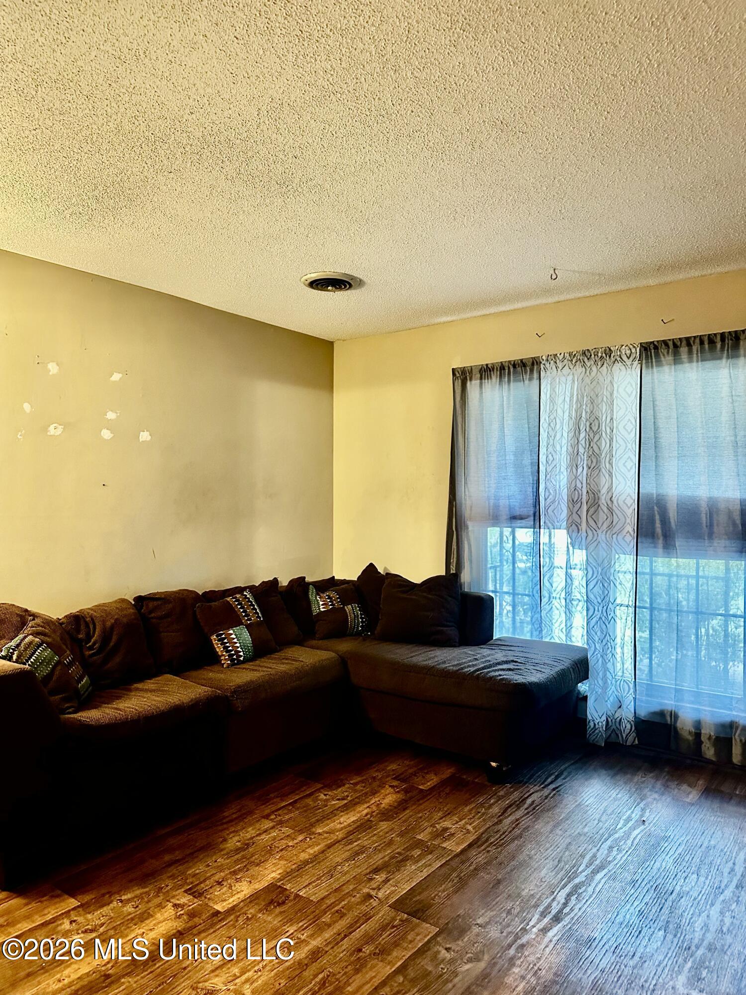 5727 Iroquois Drive Property Photo 11