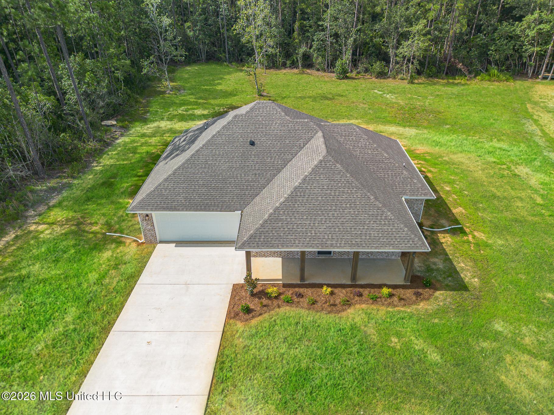 21794 Oak Terrace Drive Property Photo 1