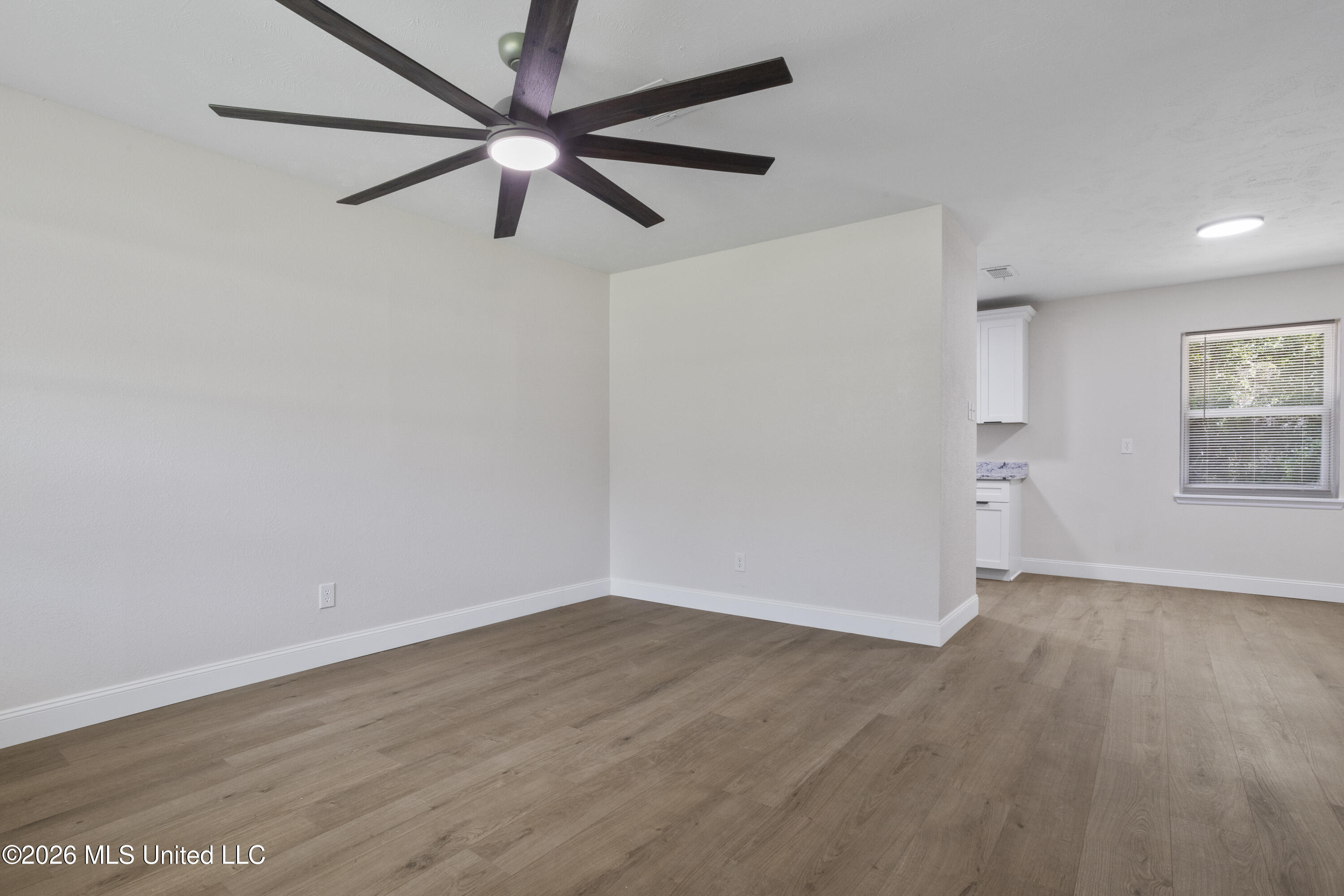 3307 Basswood Street Property Photo 7