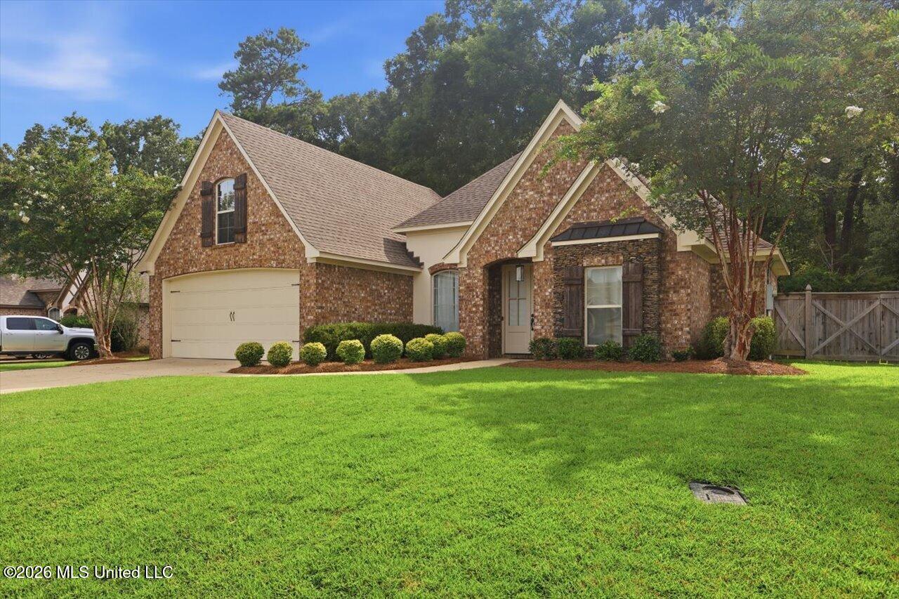 122 Belle Oak Drive Property Photo 2