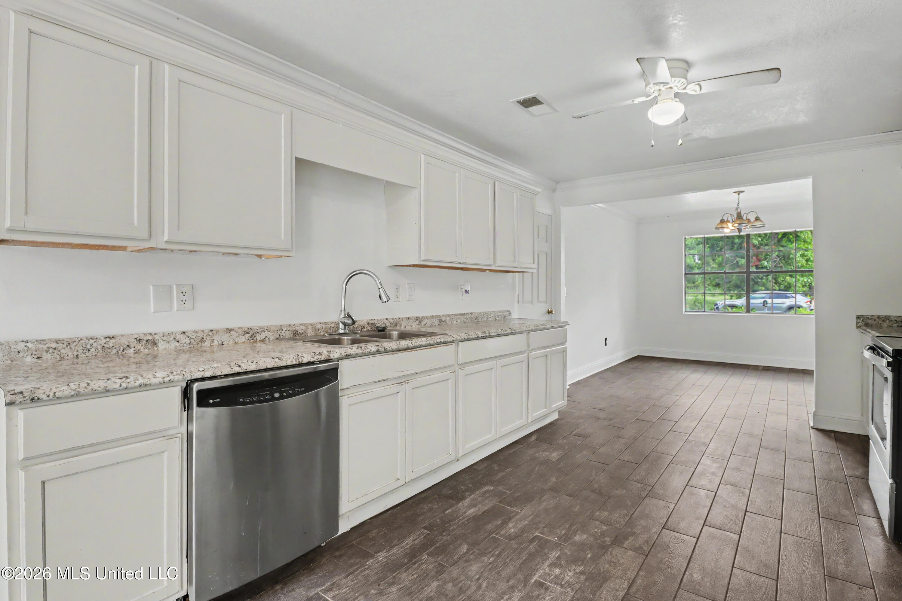 1307 Wisteria Lane Property Photo 8