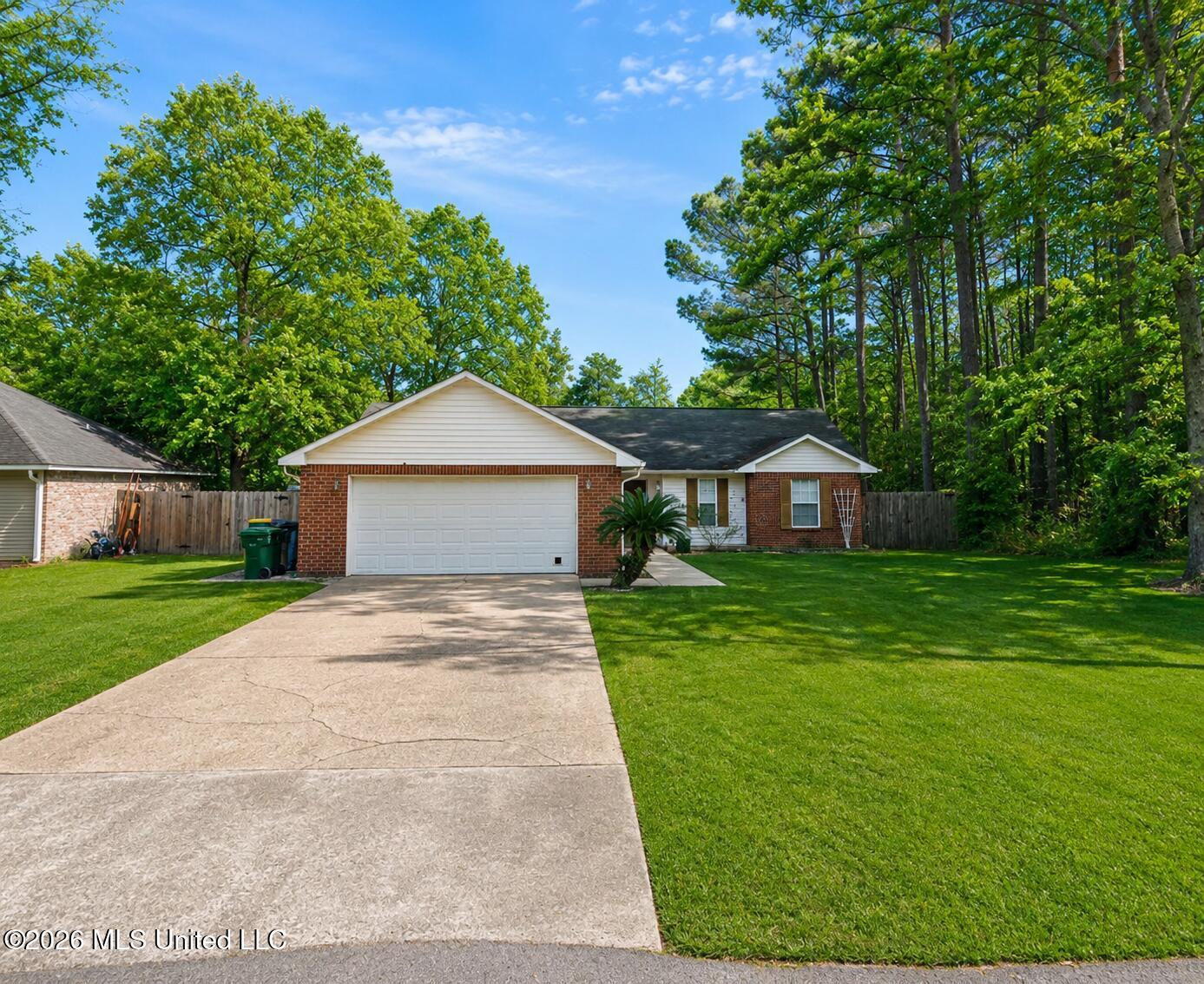 1300 Oak Street Property Photo 2
