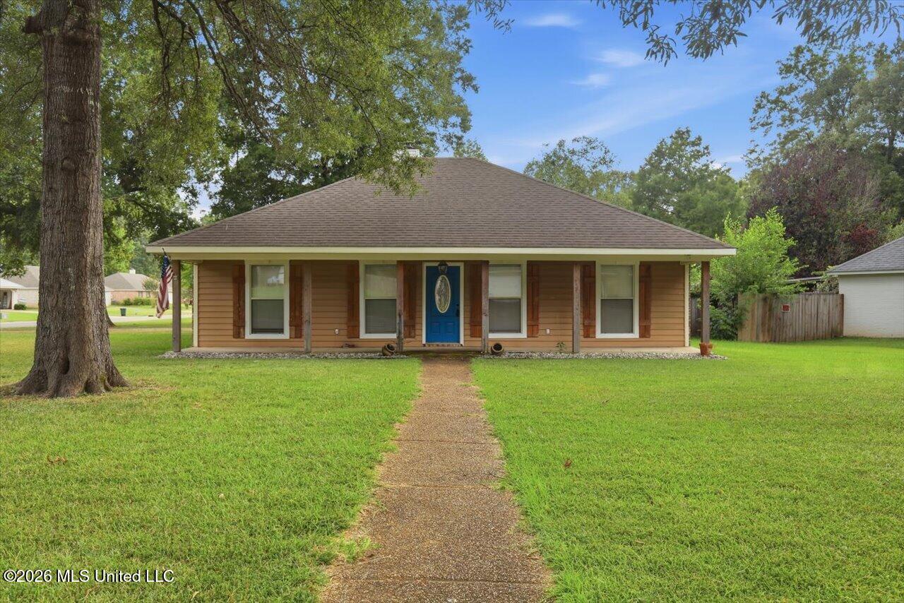 116 Eastwood Circle Property Photo 1