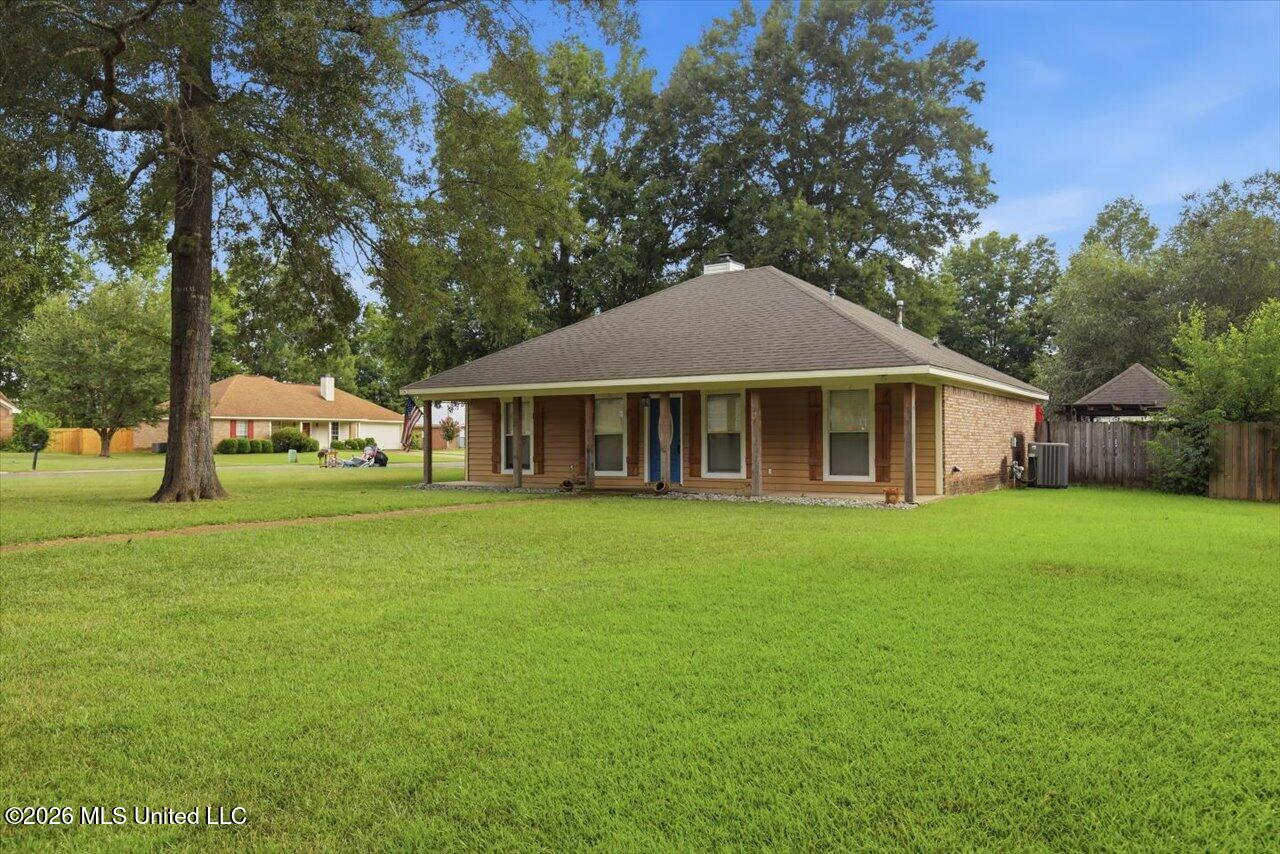 116 Eastwood Circle Property Photo 2