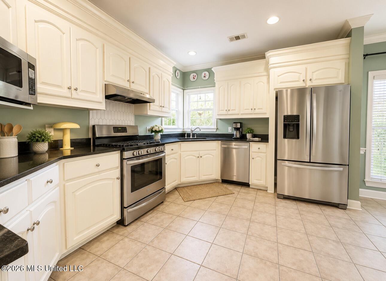 126 Highwoods Boulevard Property Photo 14