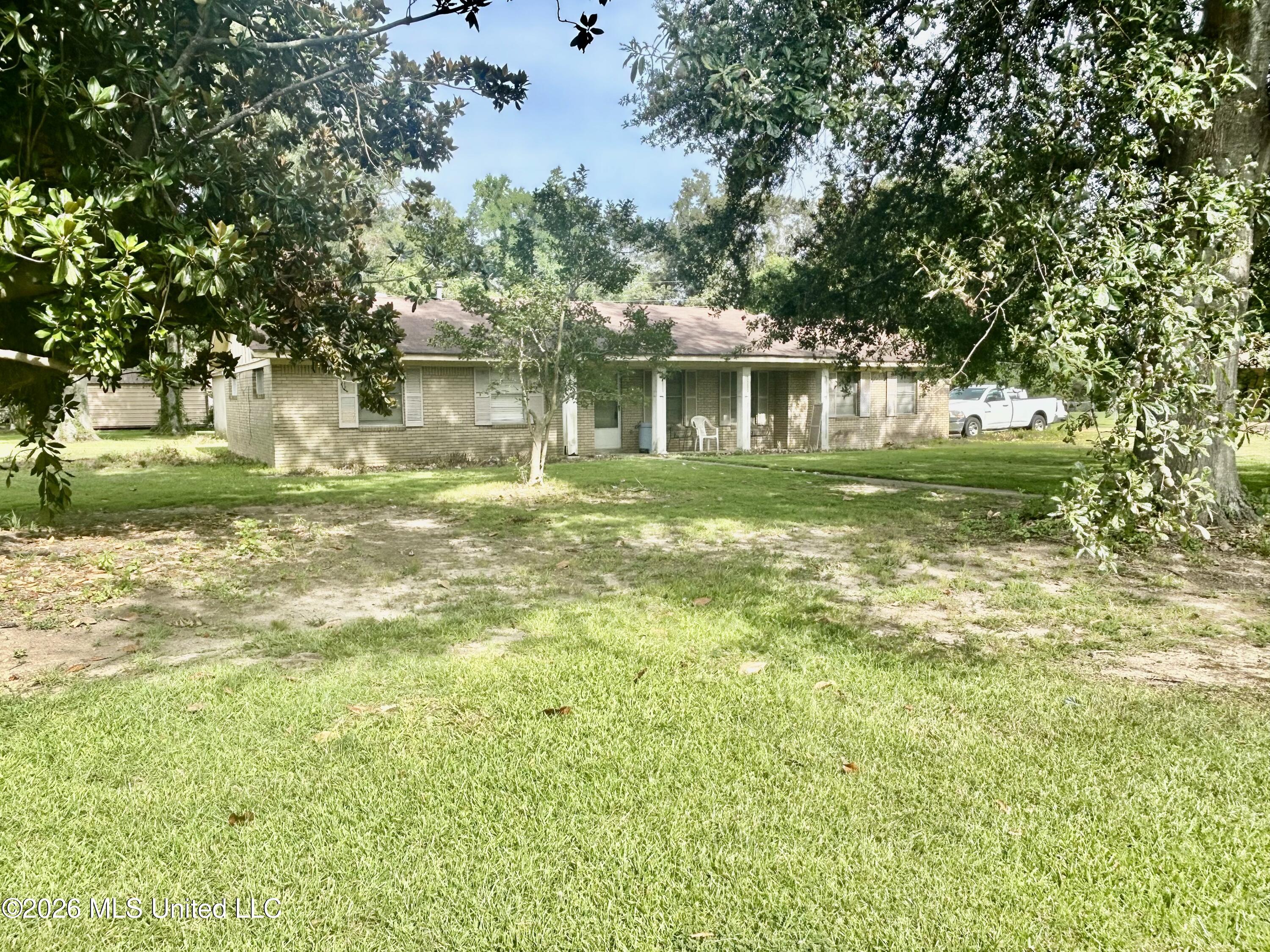 27 Sunset Circle Property Photo 1