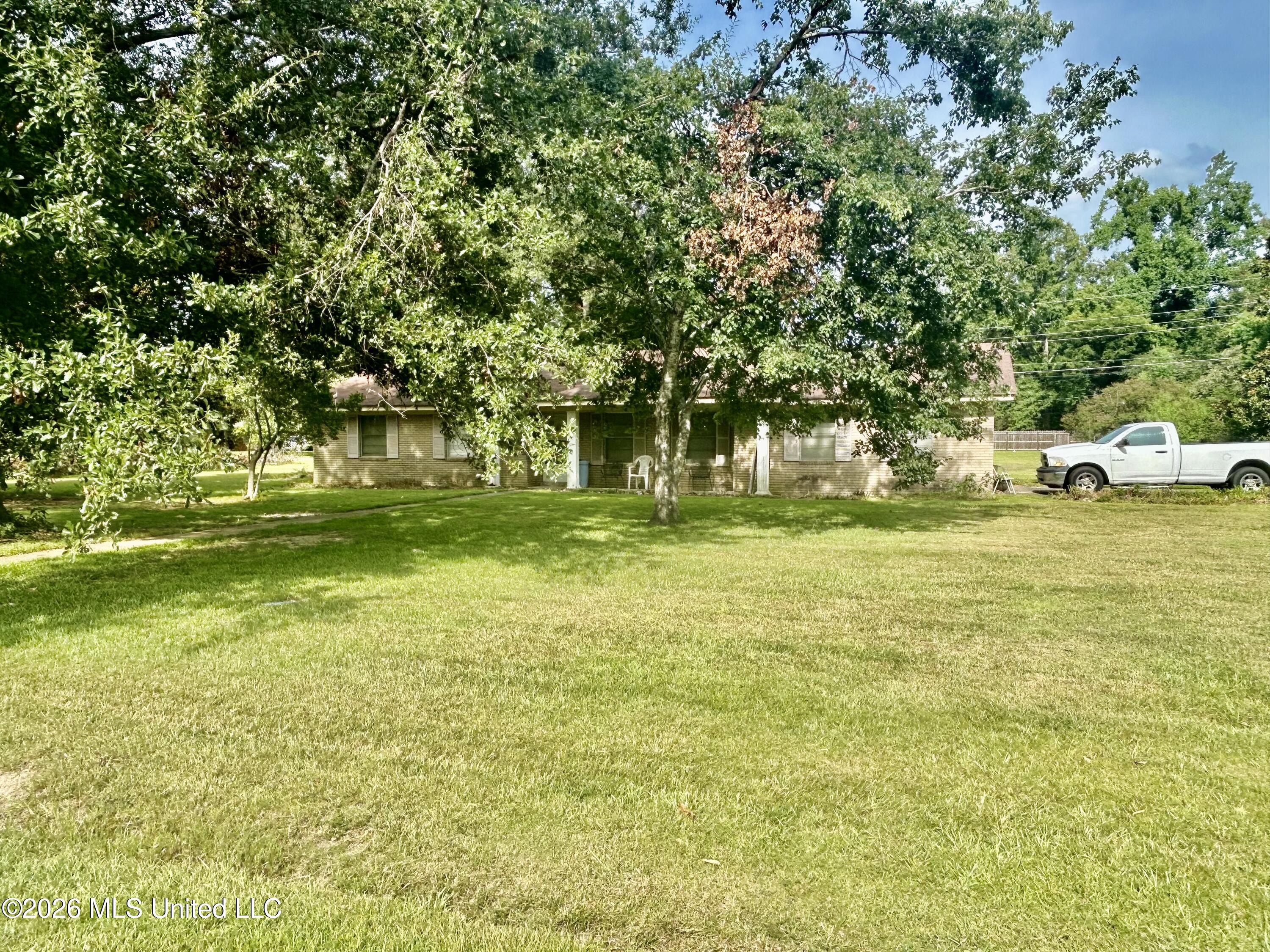 27 Sunset Circle Property Photo 3