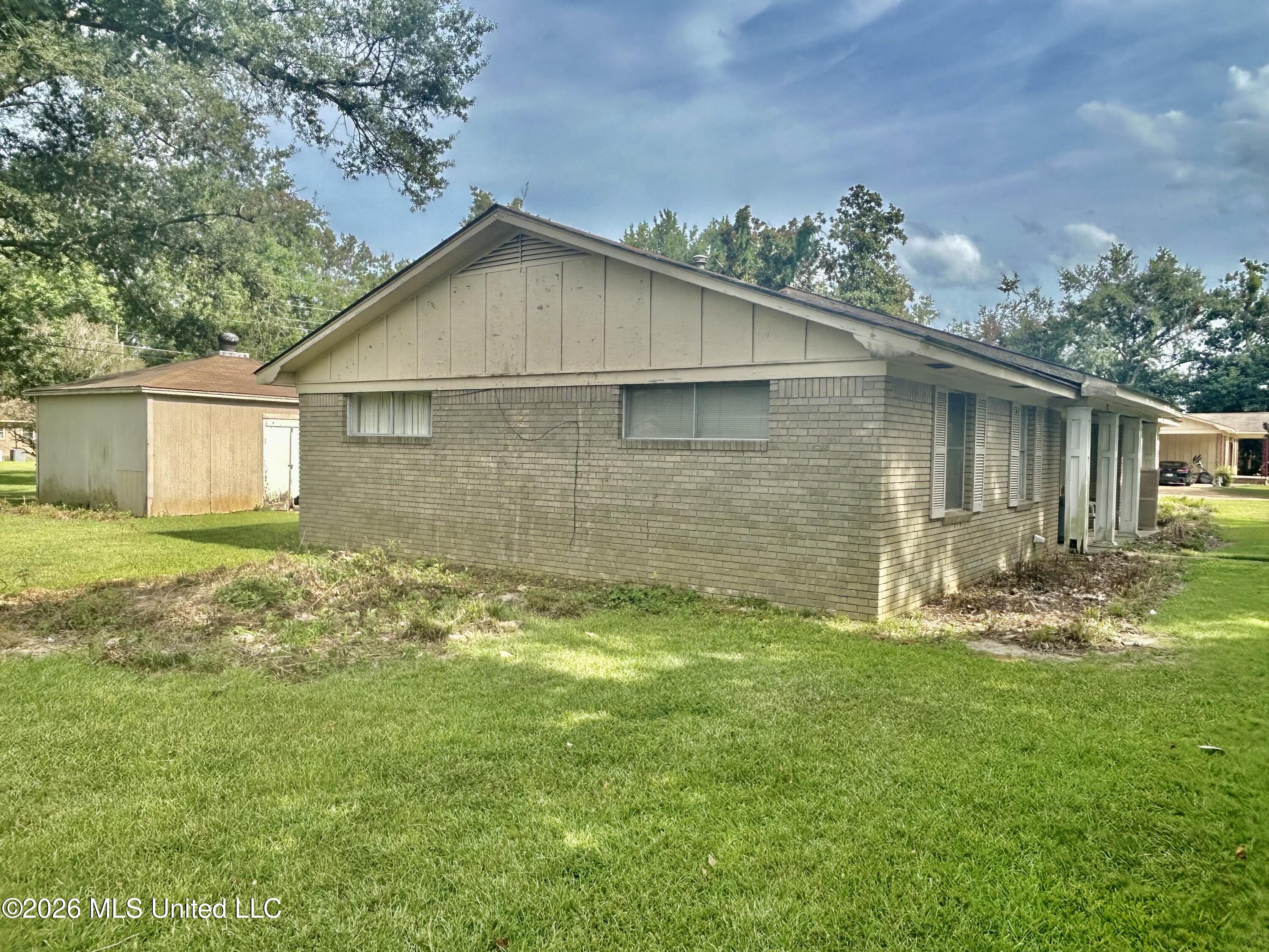 27 Sunset Circle Property Photo 4