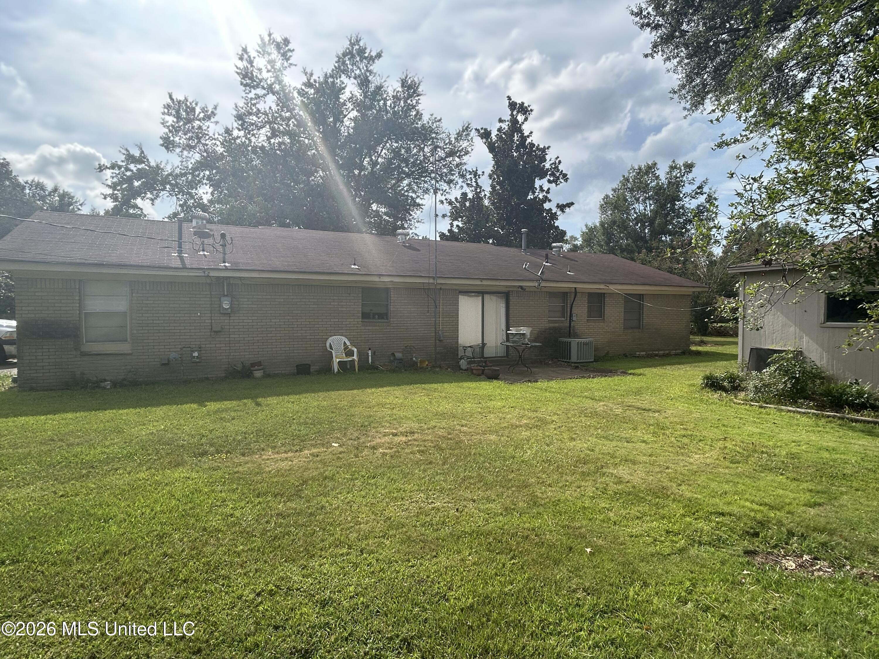 27 Sunset Circle Property Photo 5