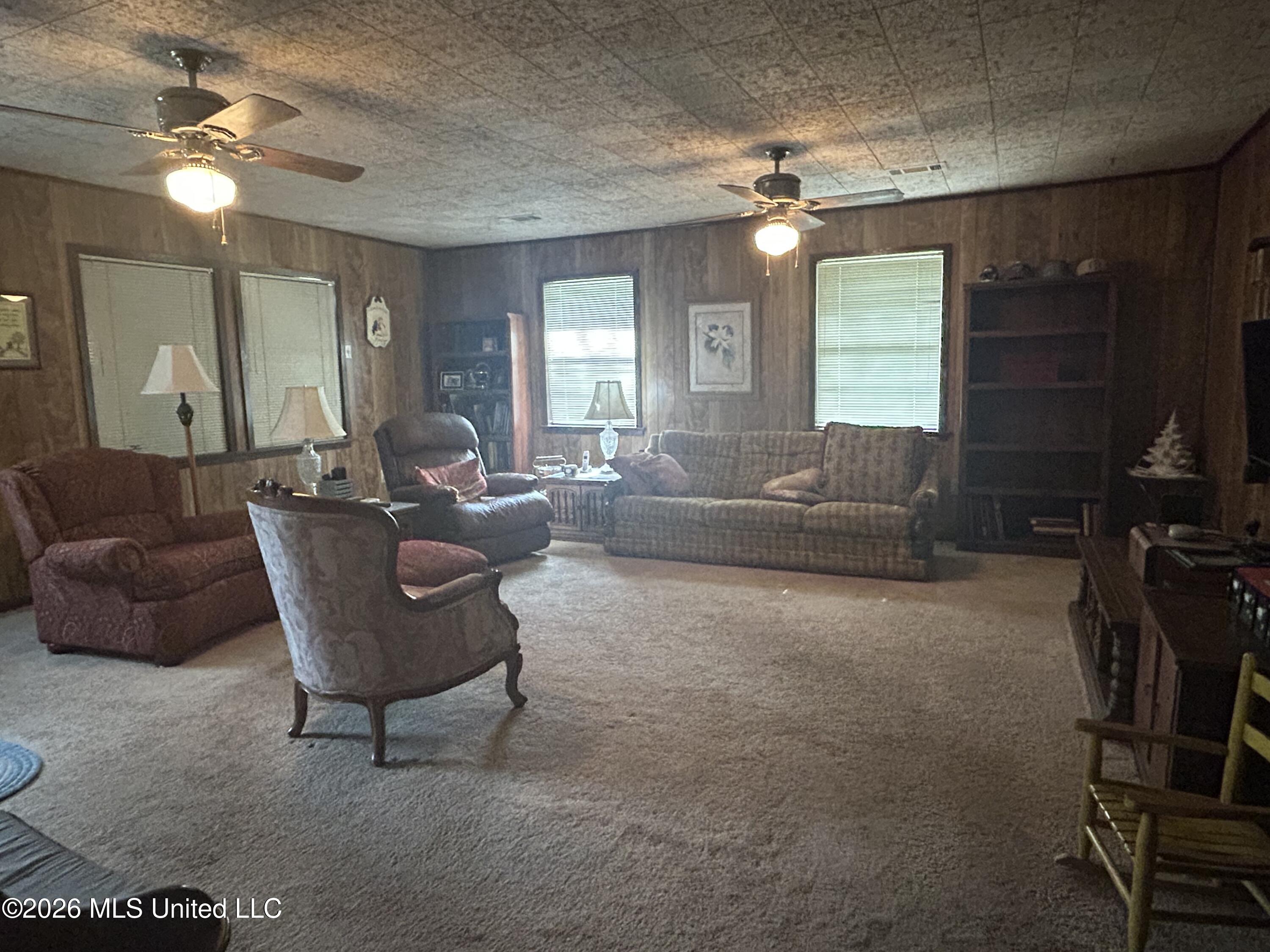 27 Sunset Circle Property Photo 7