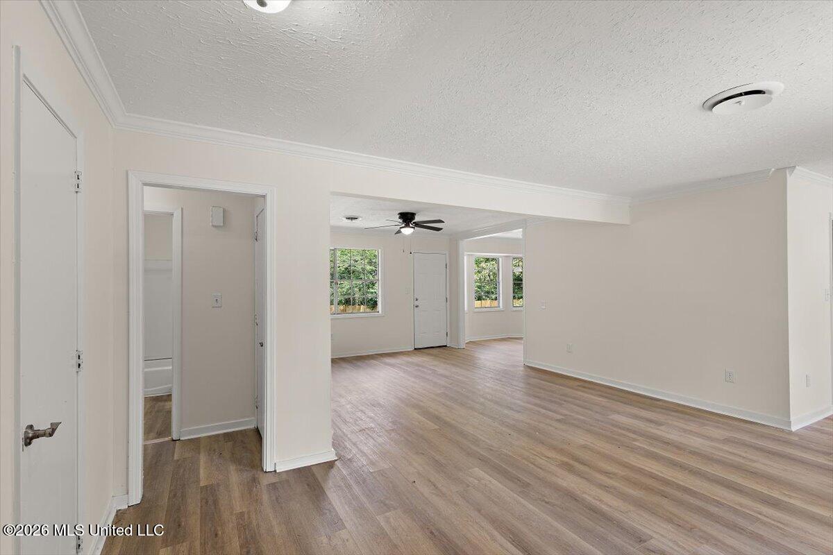 3343 Fleetwood Drive Property Photo 6