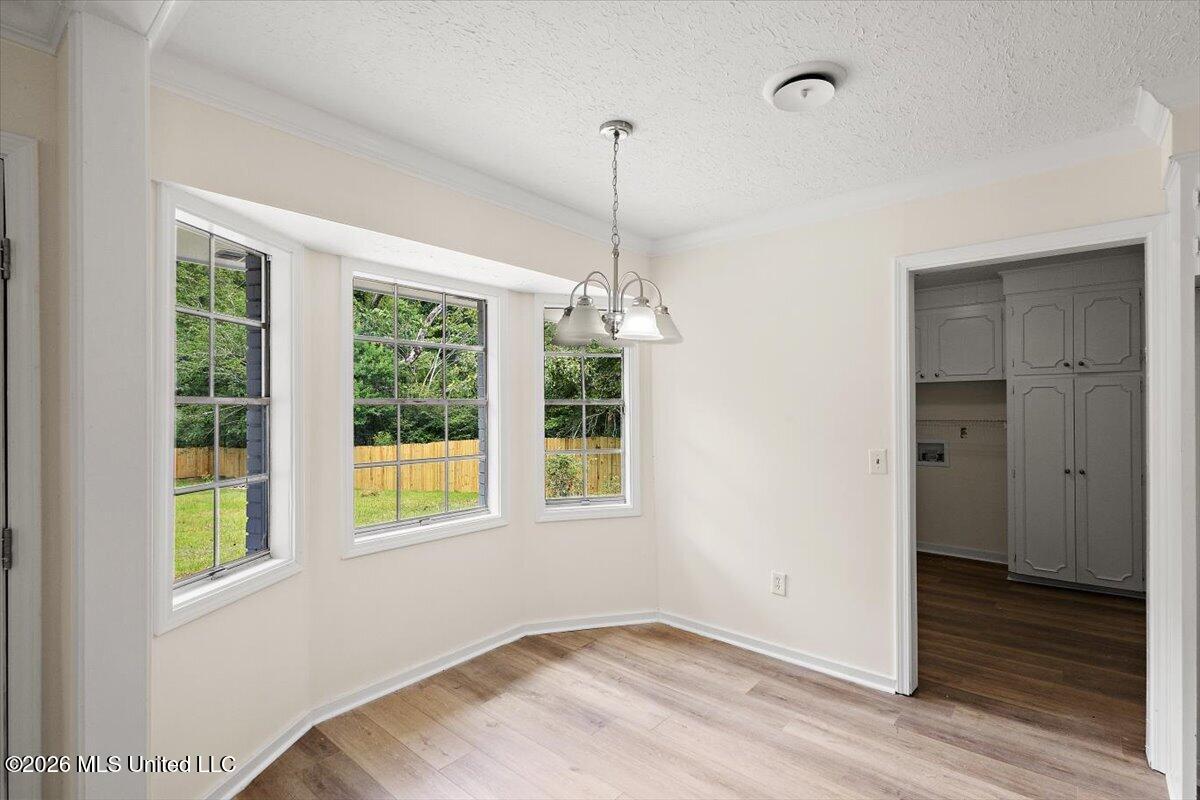 3343 Fleetwood Drive Property Photo 9