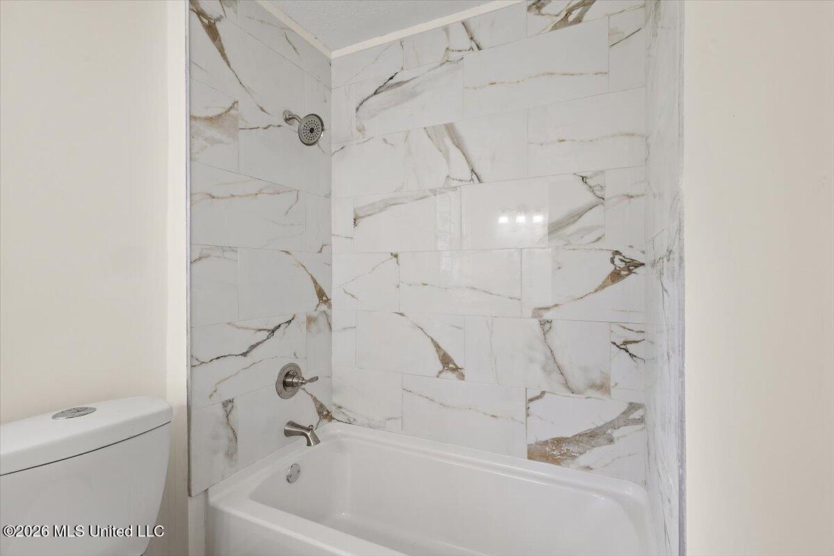 3343 Fleetwood Drive Property Photo 14