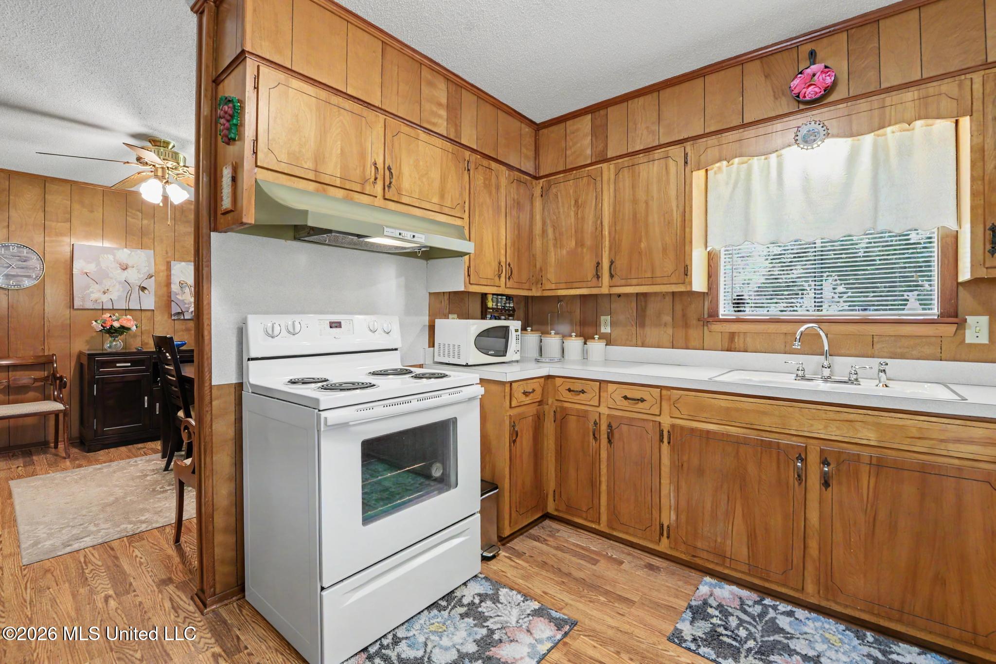 414 Pine Court Property Photo 7