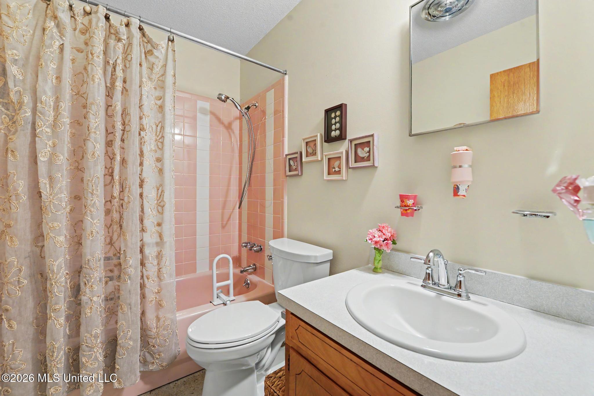 414 Pine Court Property Photo 17