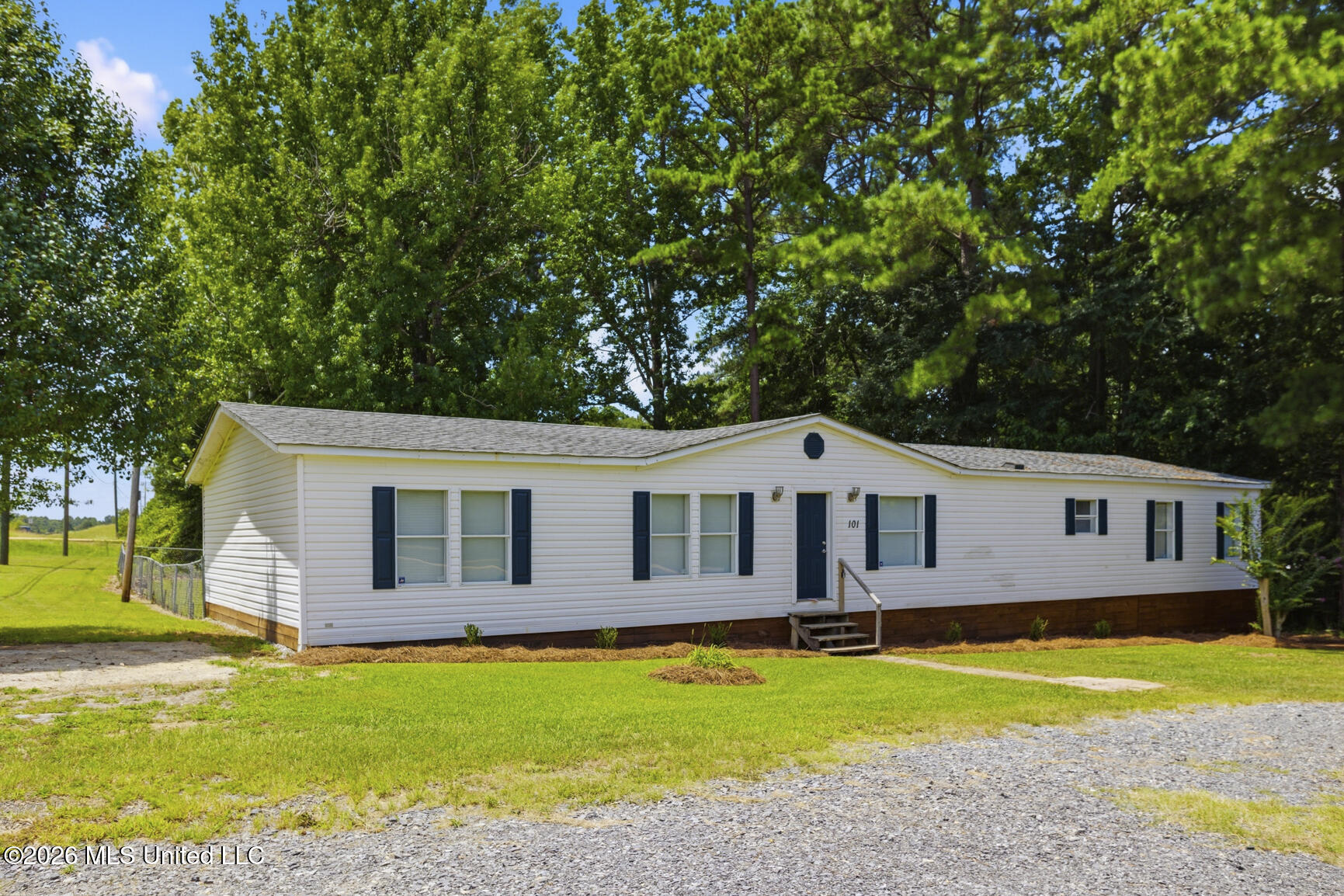 101 Ken Drive Property Photo 3