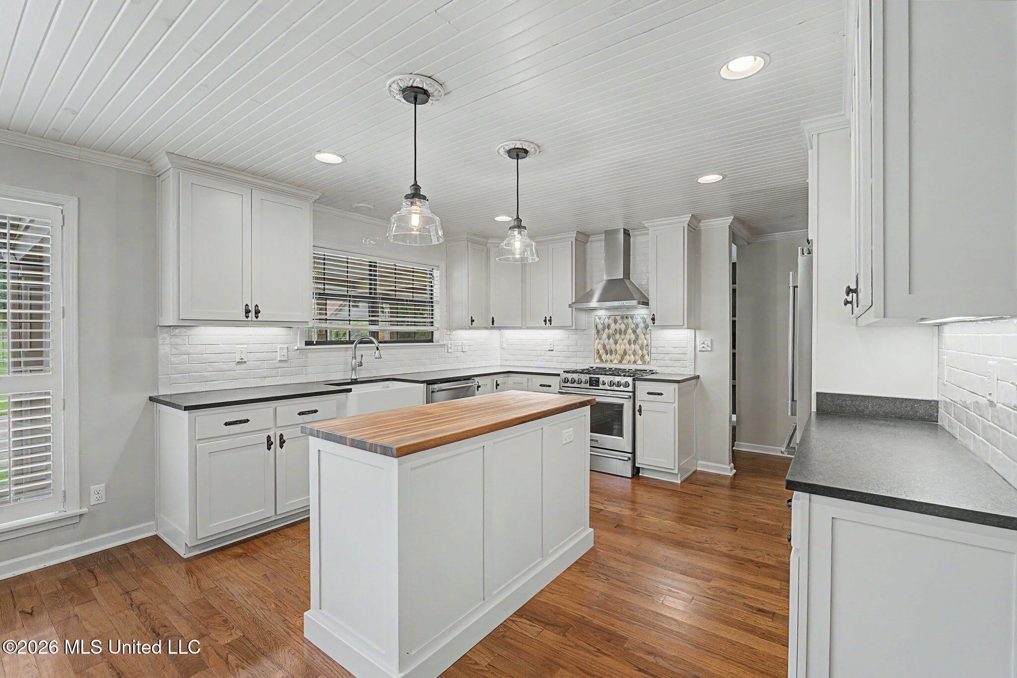 1060 Wooten Road Property Photo 16