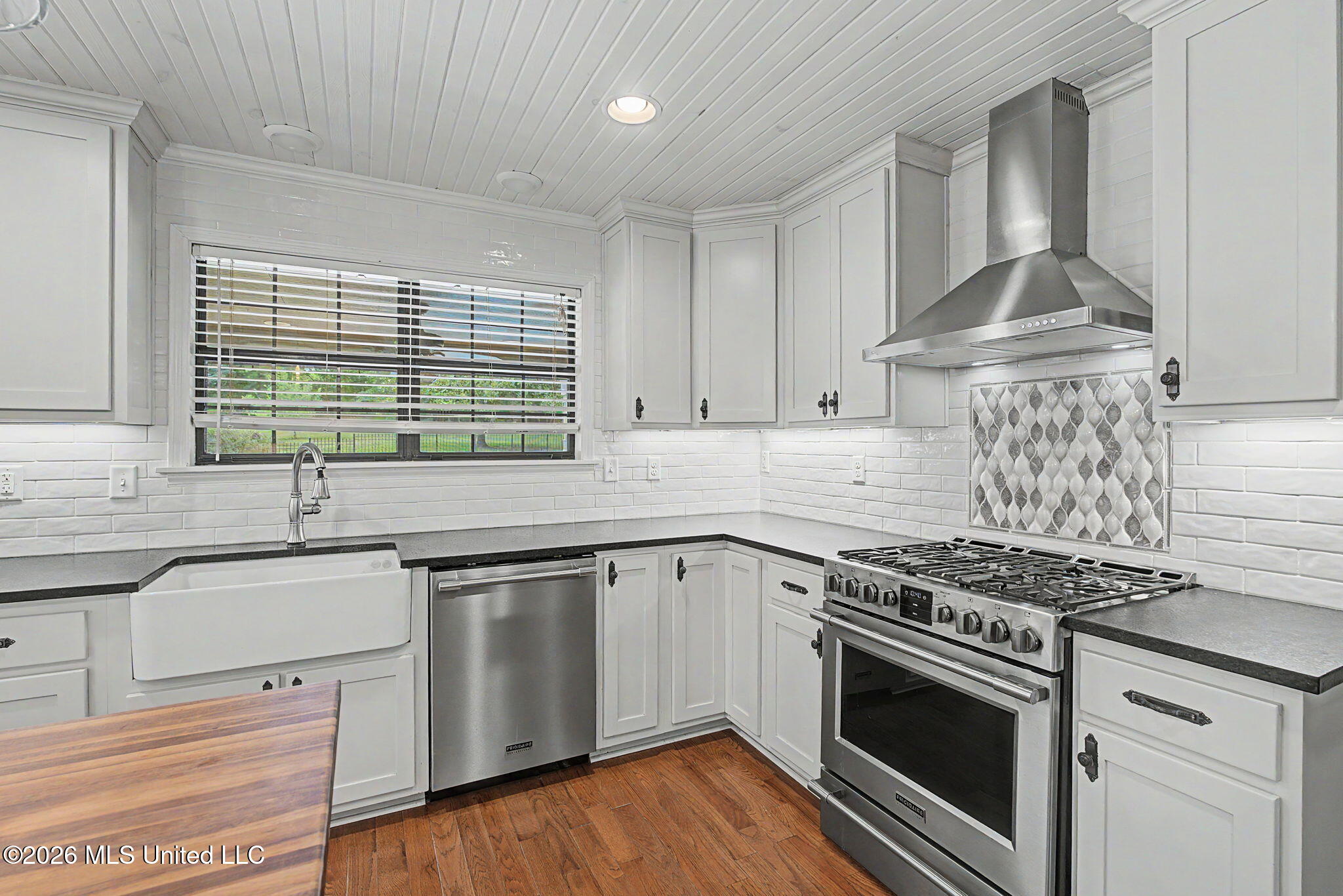 1060 Wooten Road Property Photo 18