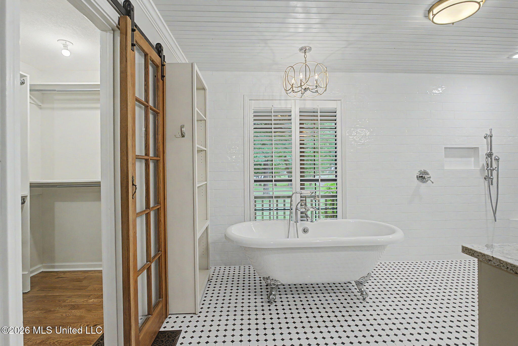 1060 Wooten Road Property Photo 27