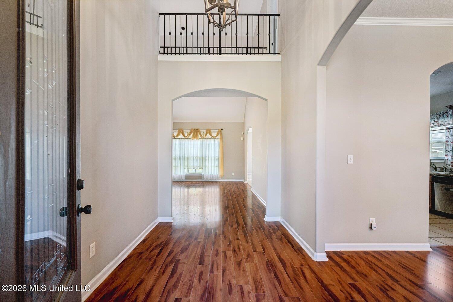 7049 Windswept Lane Property Photo 4