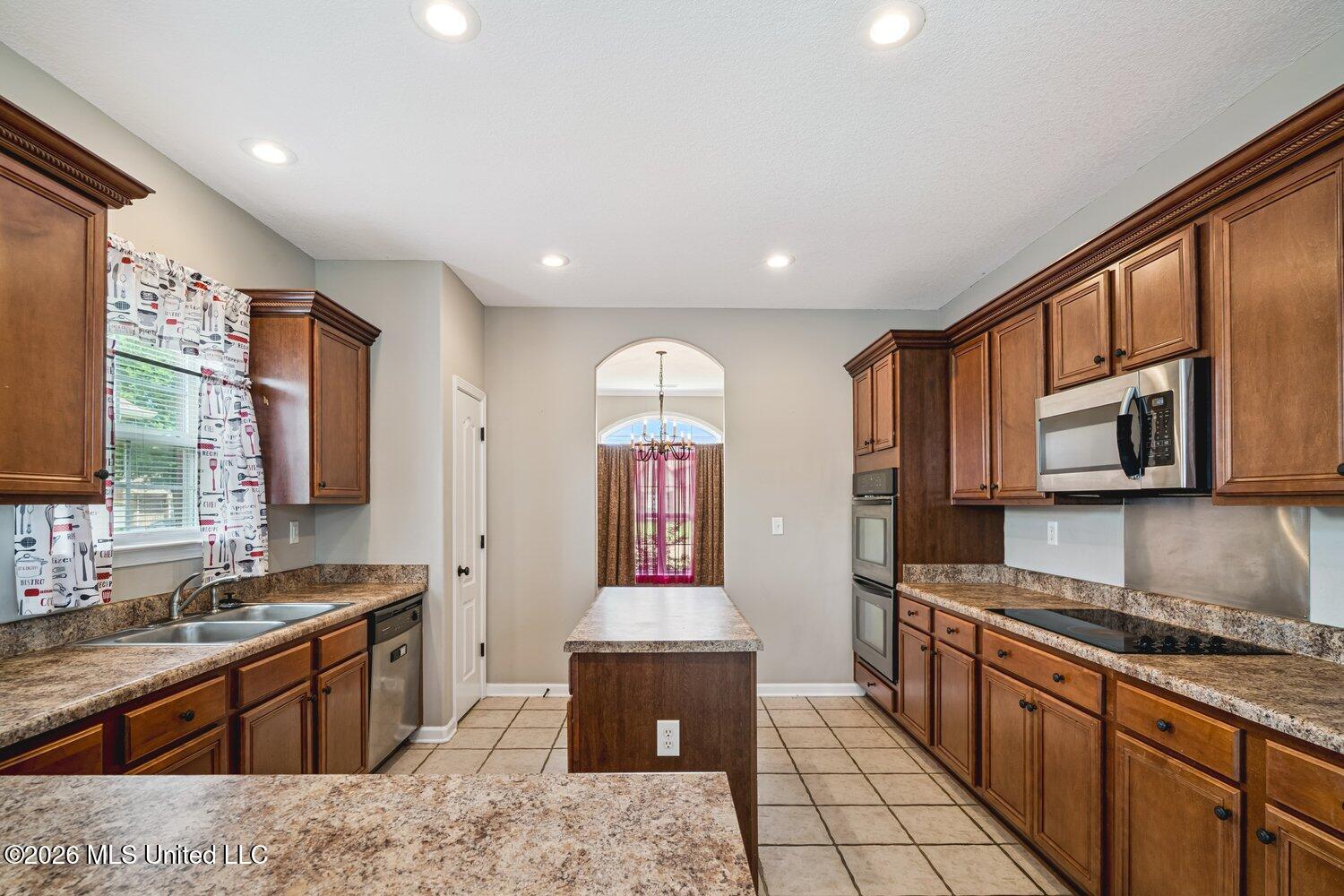 7049 Windswept Lane Property Photo 12