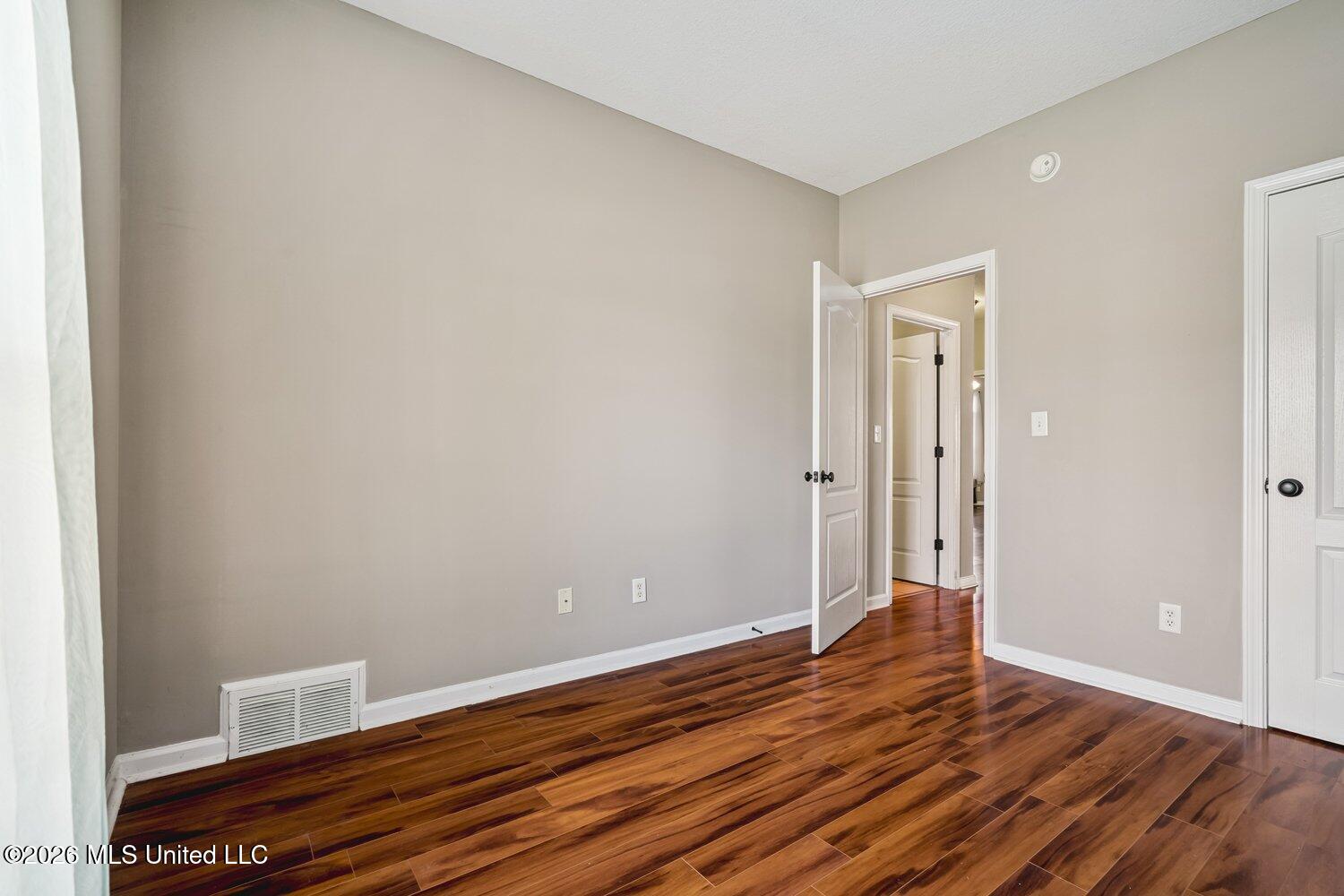 7049 Windswept Lane Property Photo 18