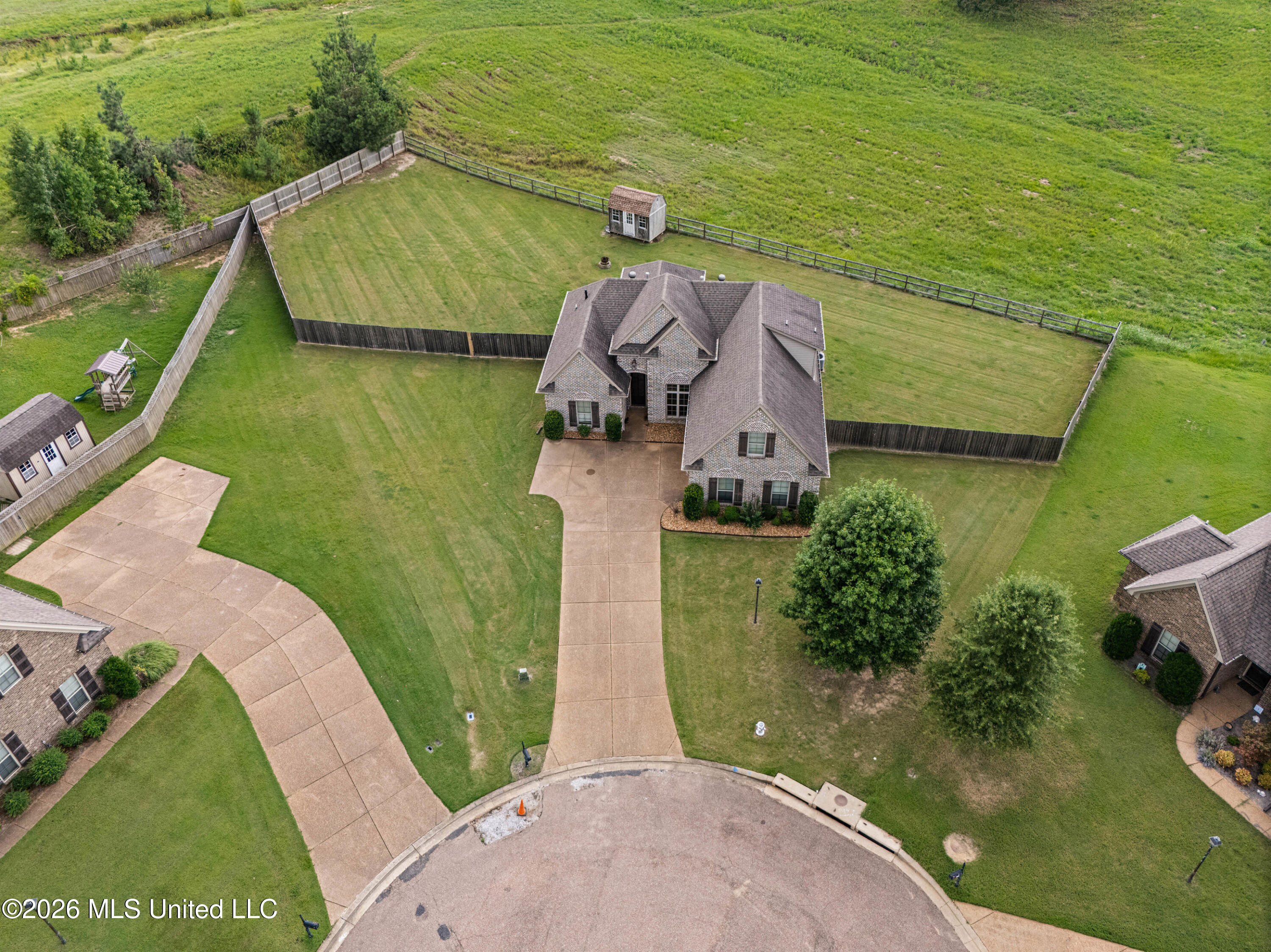 111 London Cove Property Photo 2