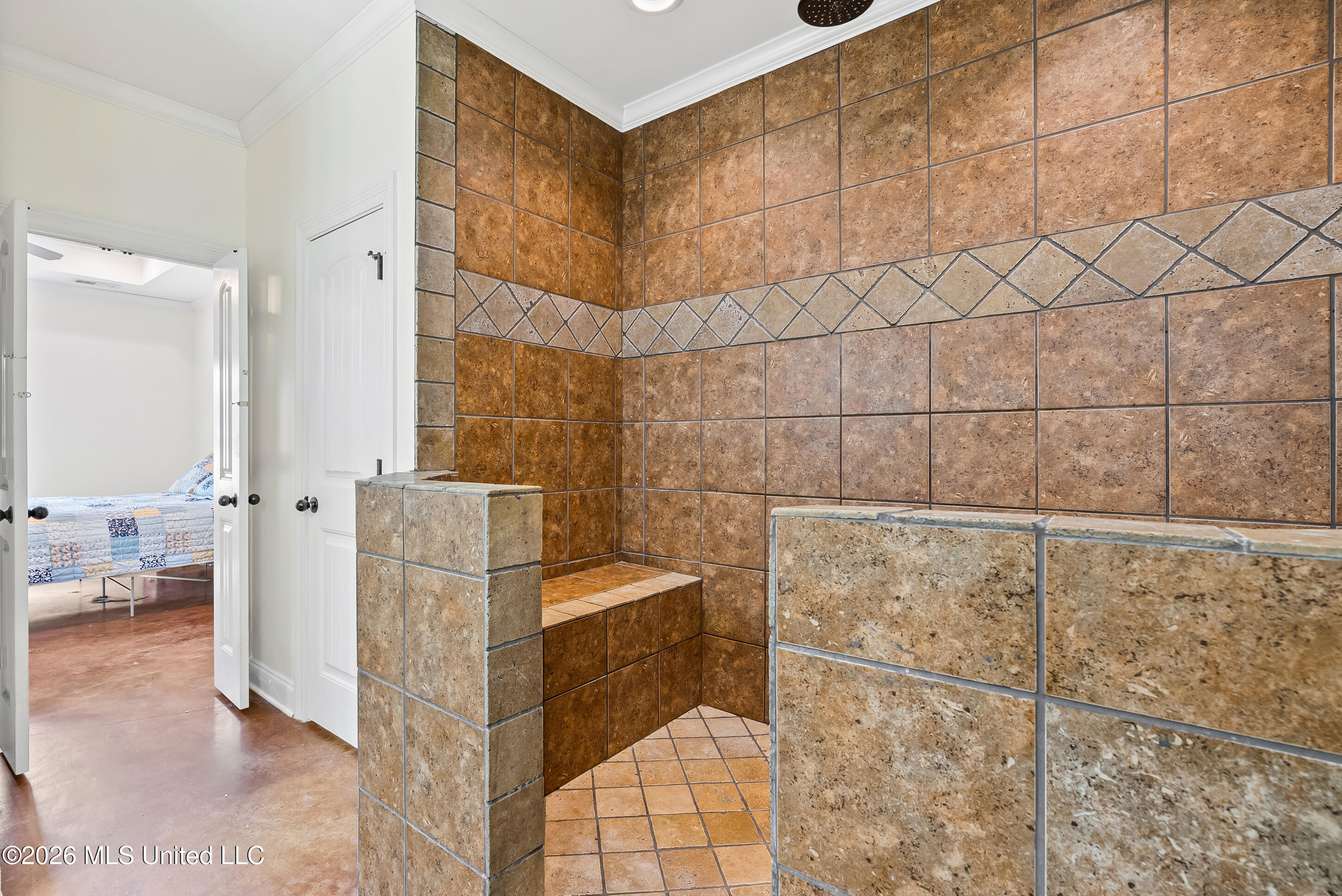 111 London Cove Property Photo 13