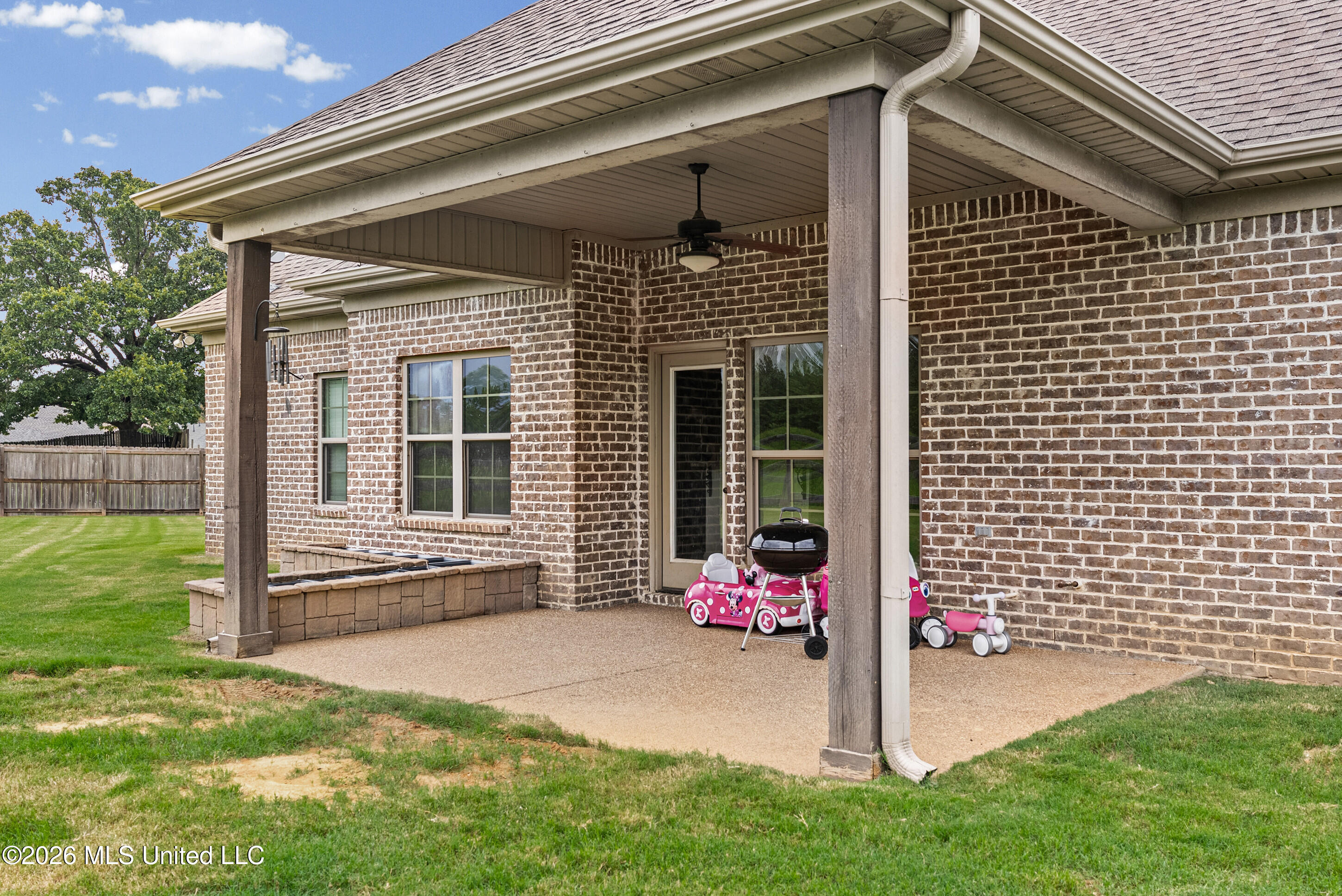 111 London Cove Property Photo 24