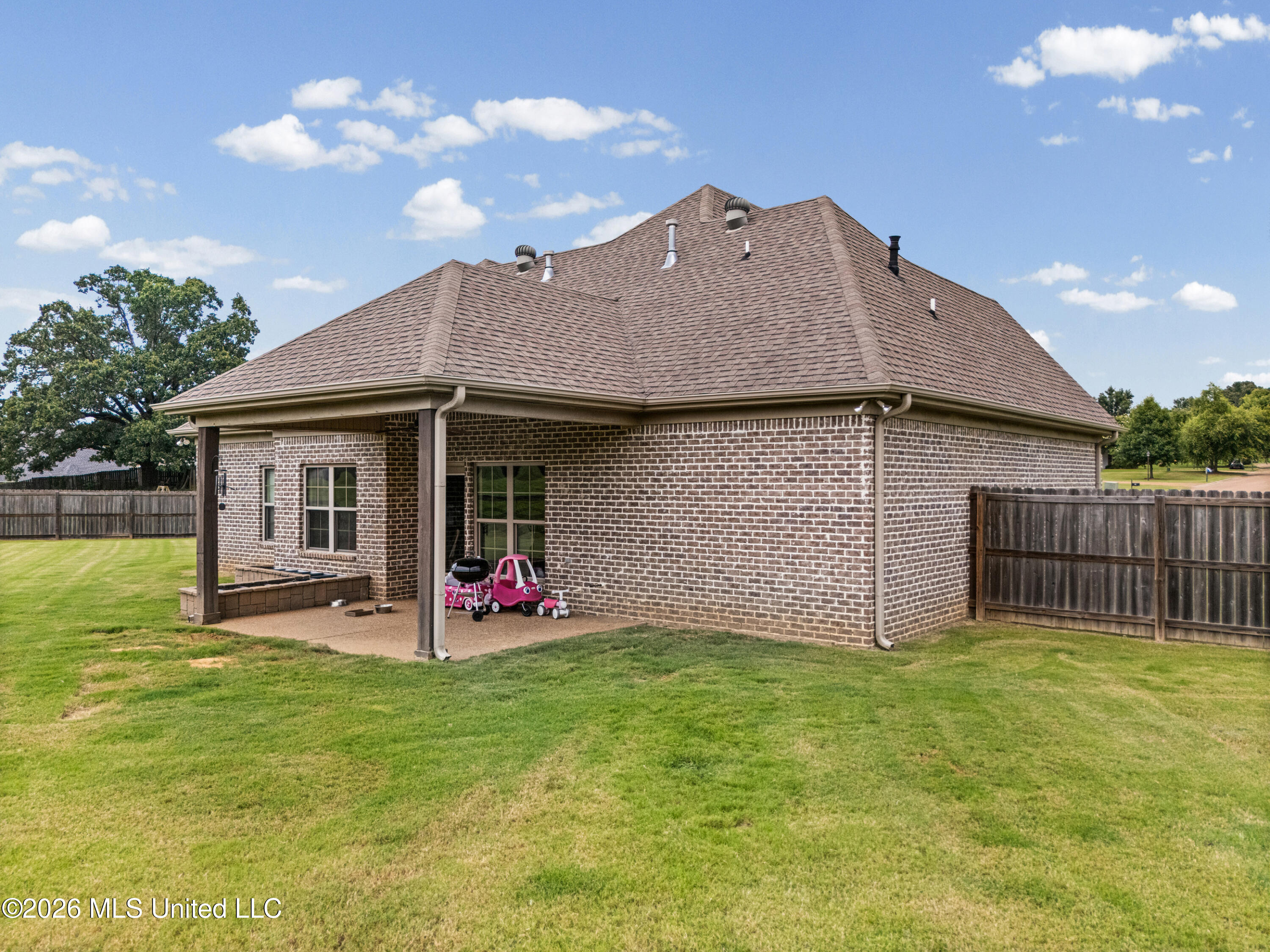111 London Cove Property Photo 25