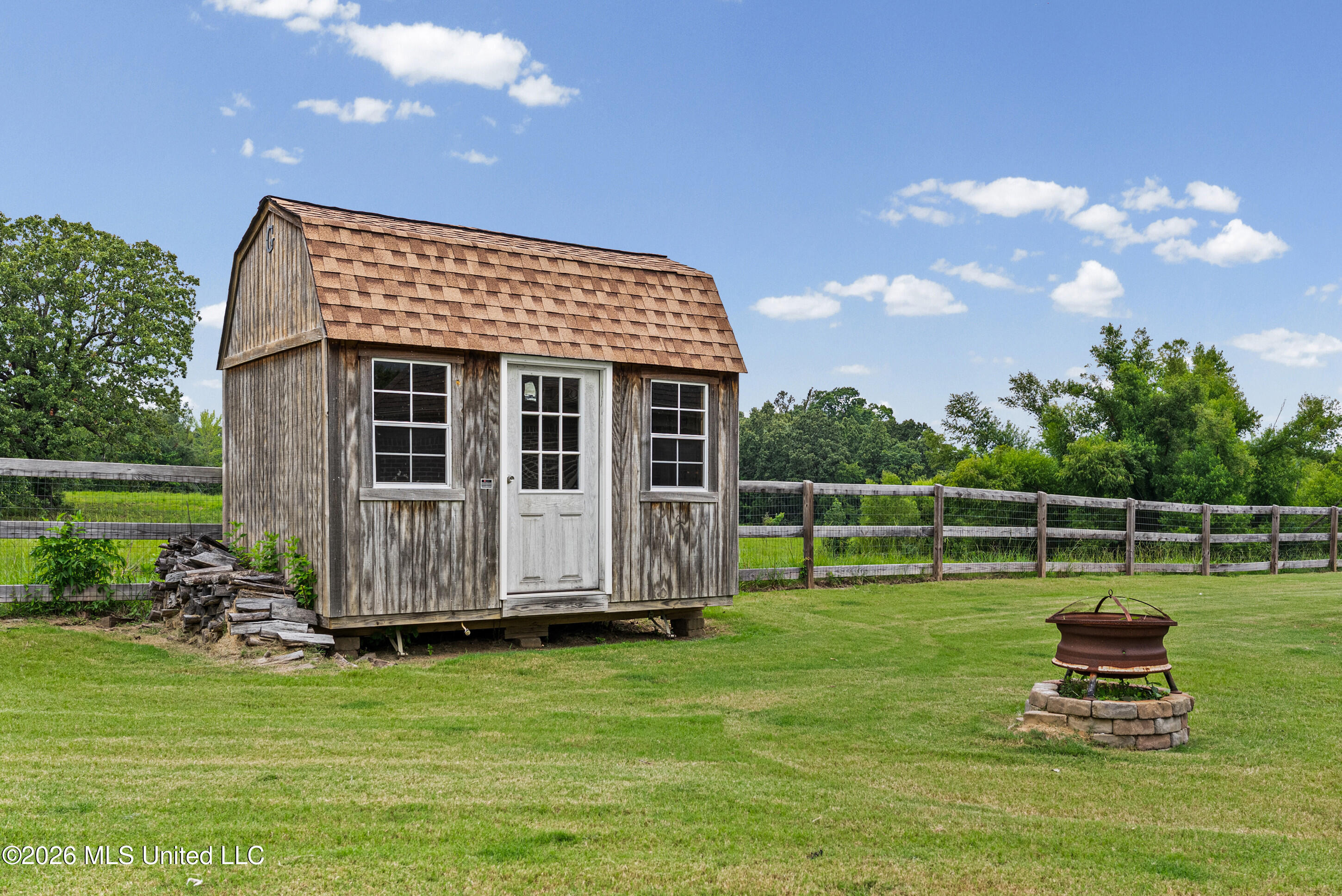 111 London Cove Property Photo 26