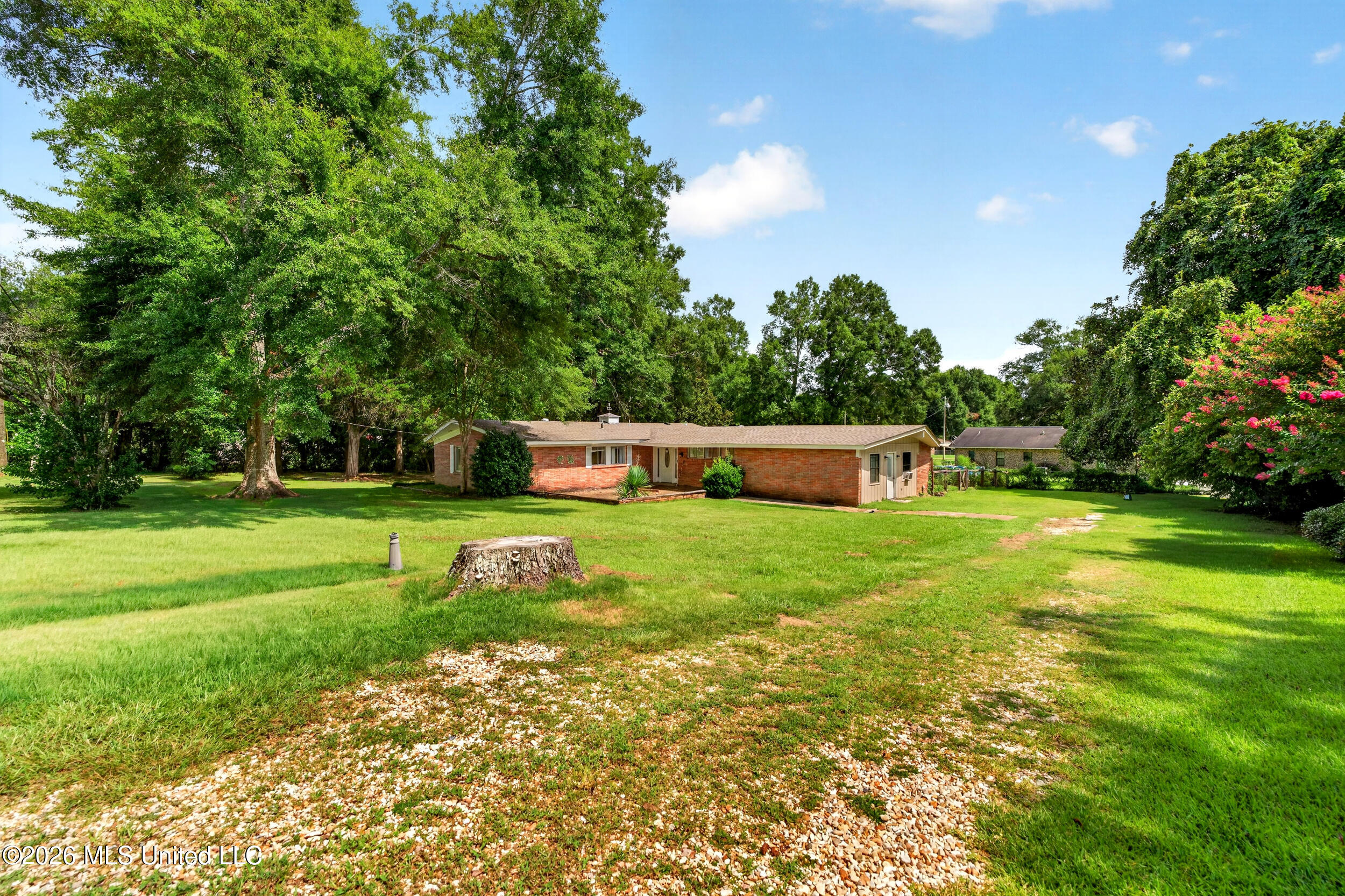 808 Pecan Lane Property Photo 3