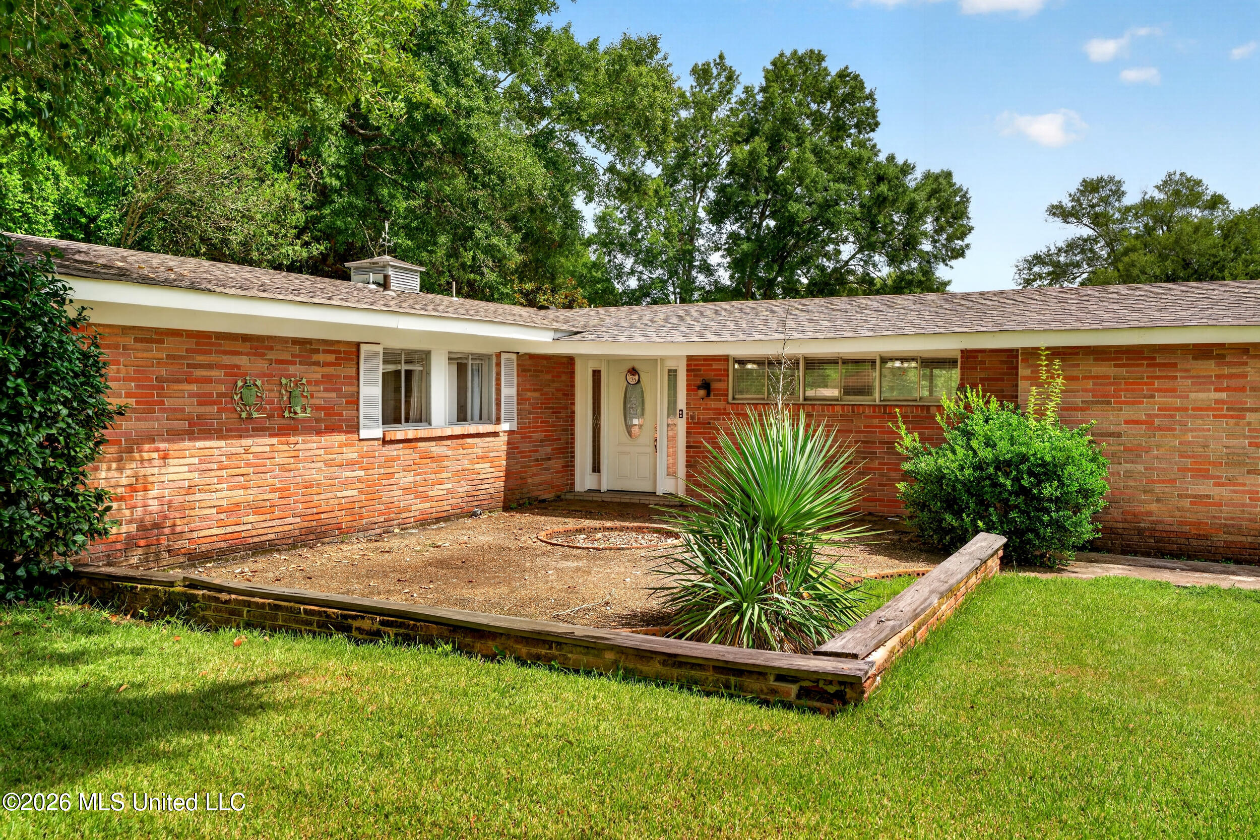 808 Pecan Lane Property Photo 6