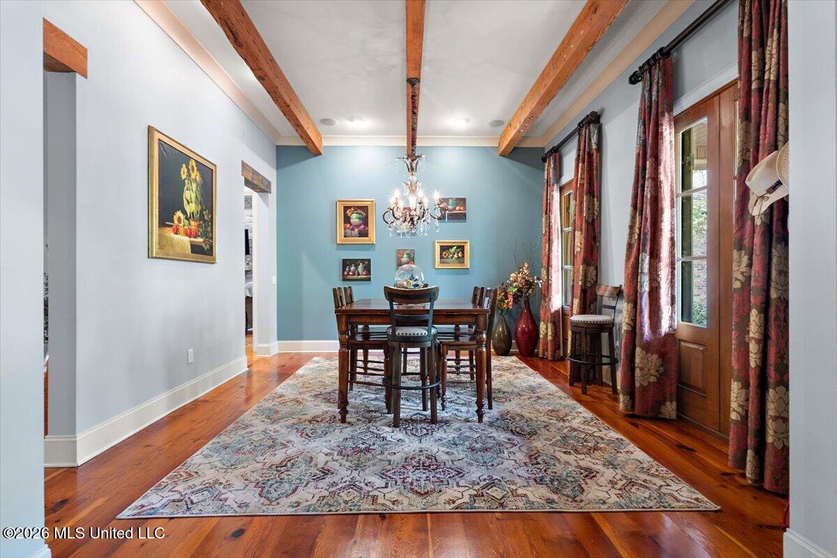 341 Johnstone Drive Property Photo 5