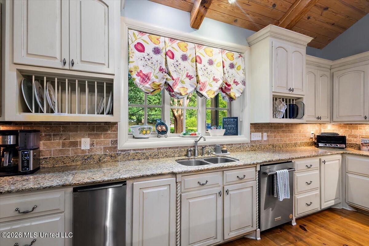 341 Johnstone Drive Property Photo 13