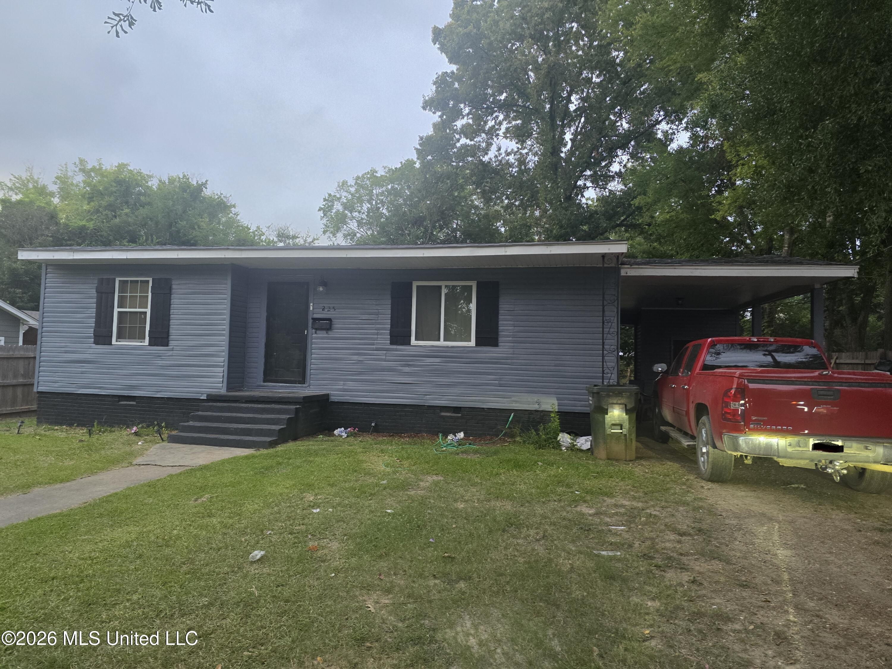 225 Richard Circle Property Photo 1