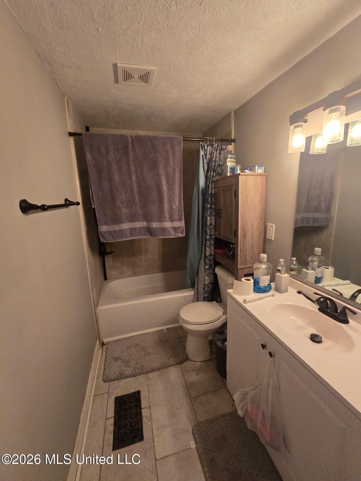 225 Richard Circle Property Photo 7