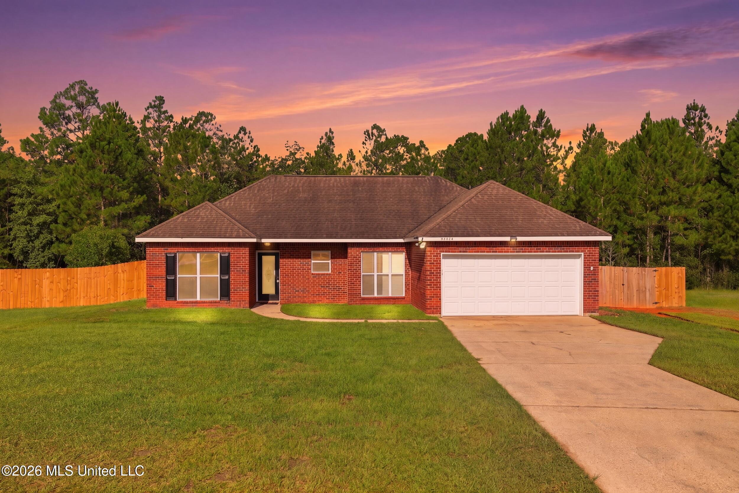 21549 W Edgewood Drive Property Photo 1