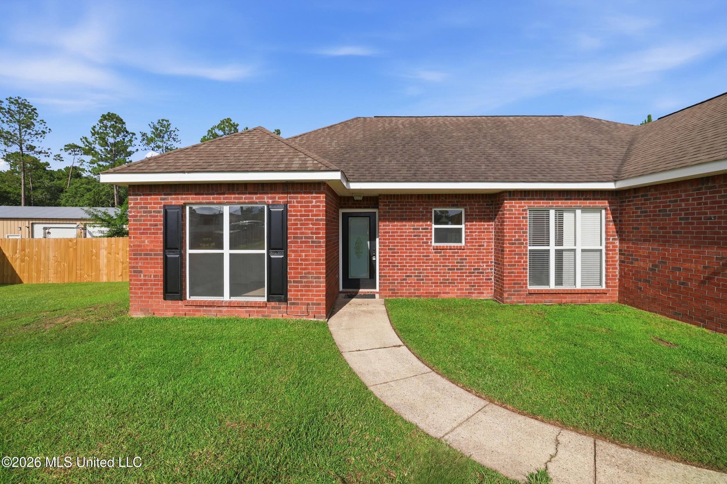 21549 W Edgewood Drive Property Photo 6