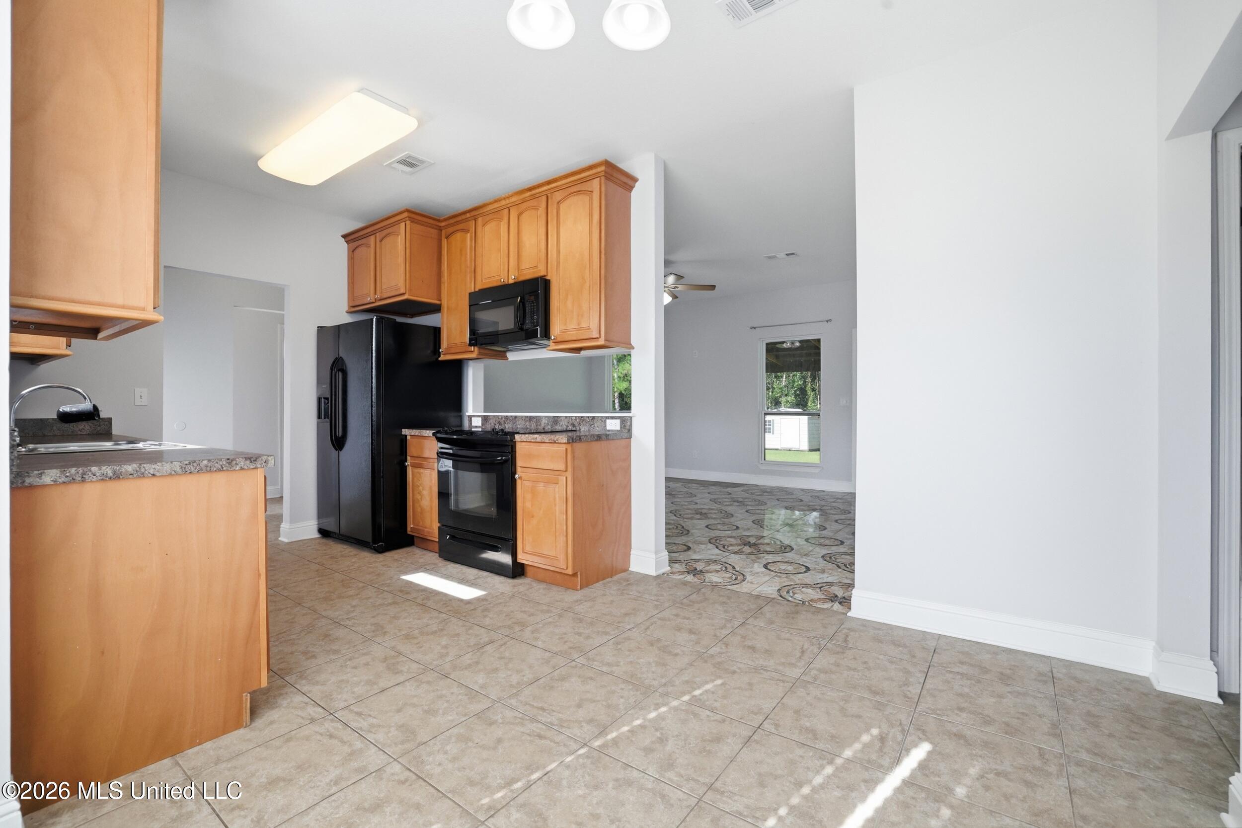 21549 W Edgewood Drive Property Photo 10