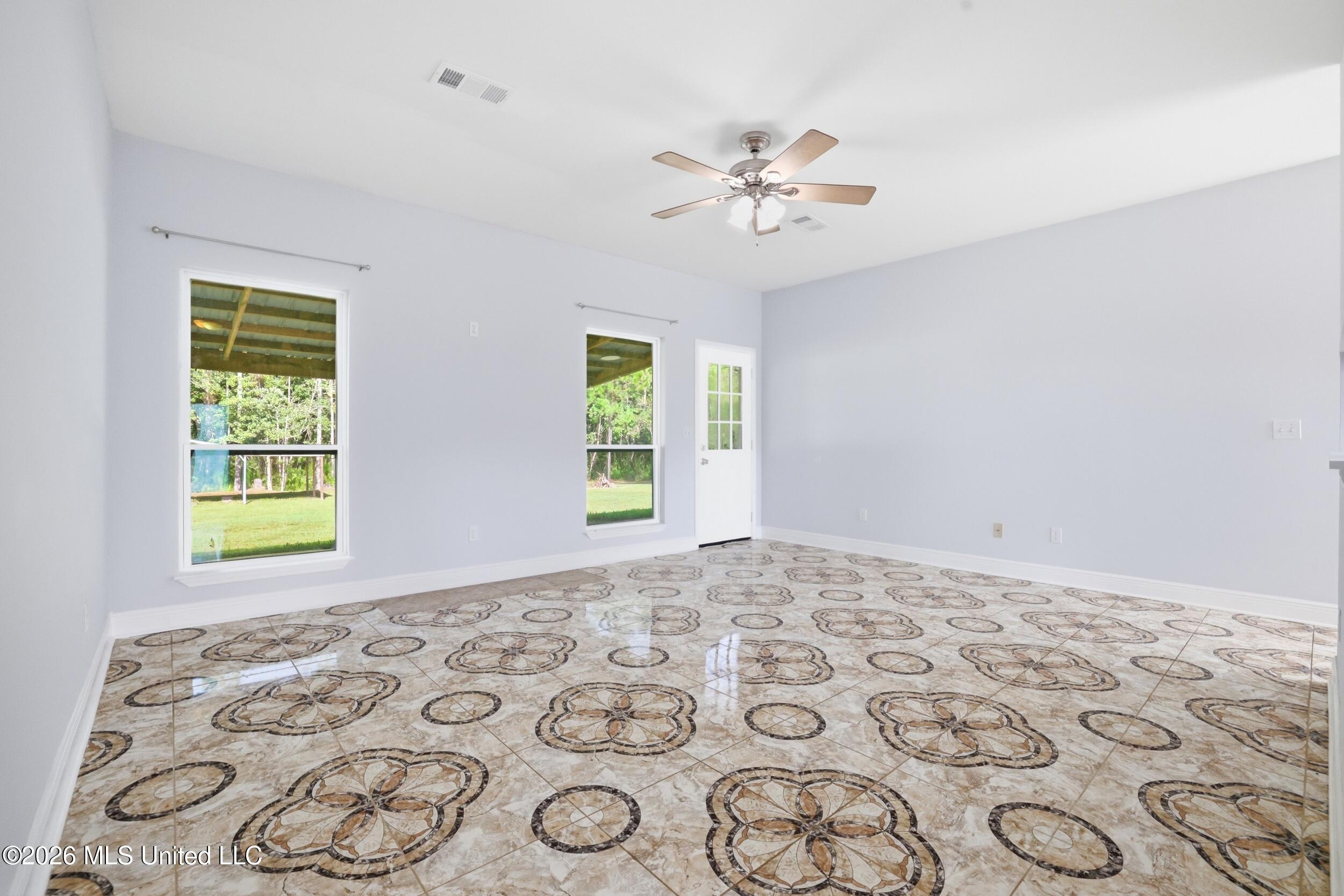 21549 W Edgewood Drive Property Photo 14