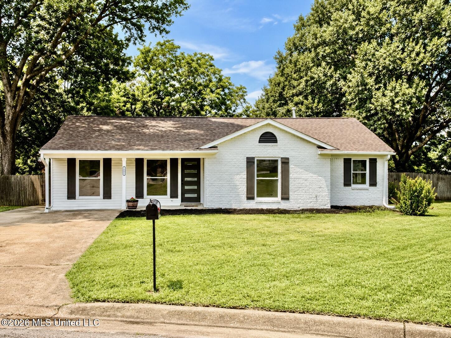 1645 Hickory Drive Property Photo 1