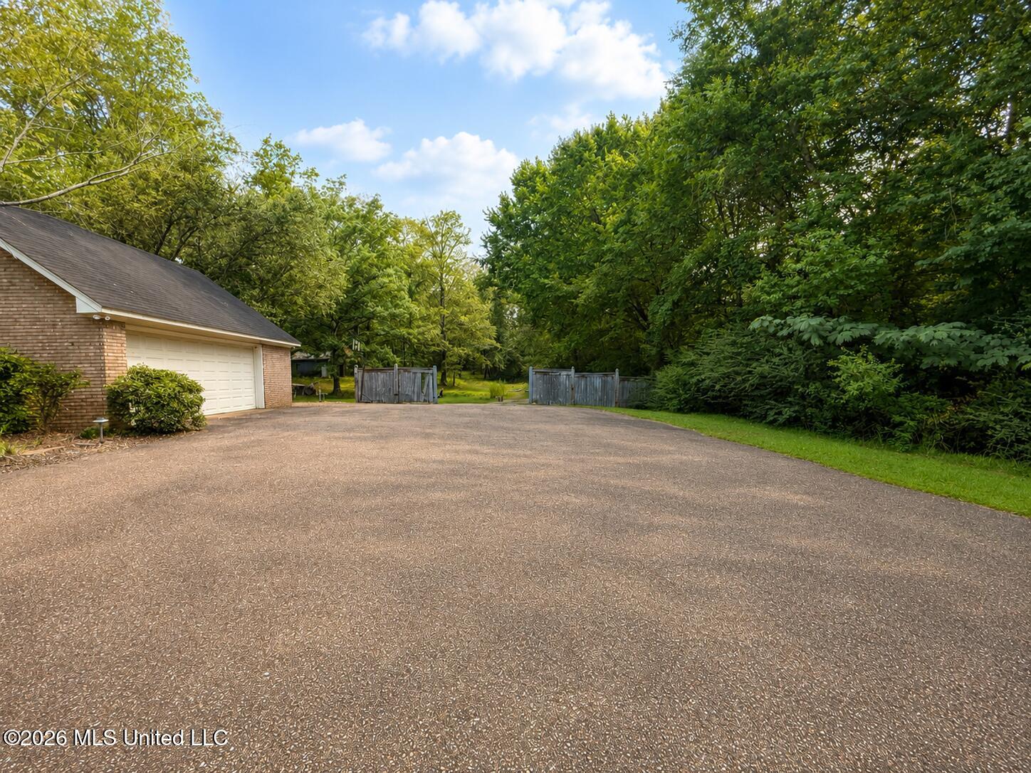 9739 Springridge Road Property Photo 23