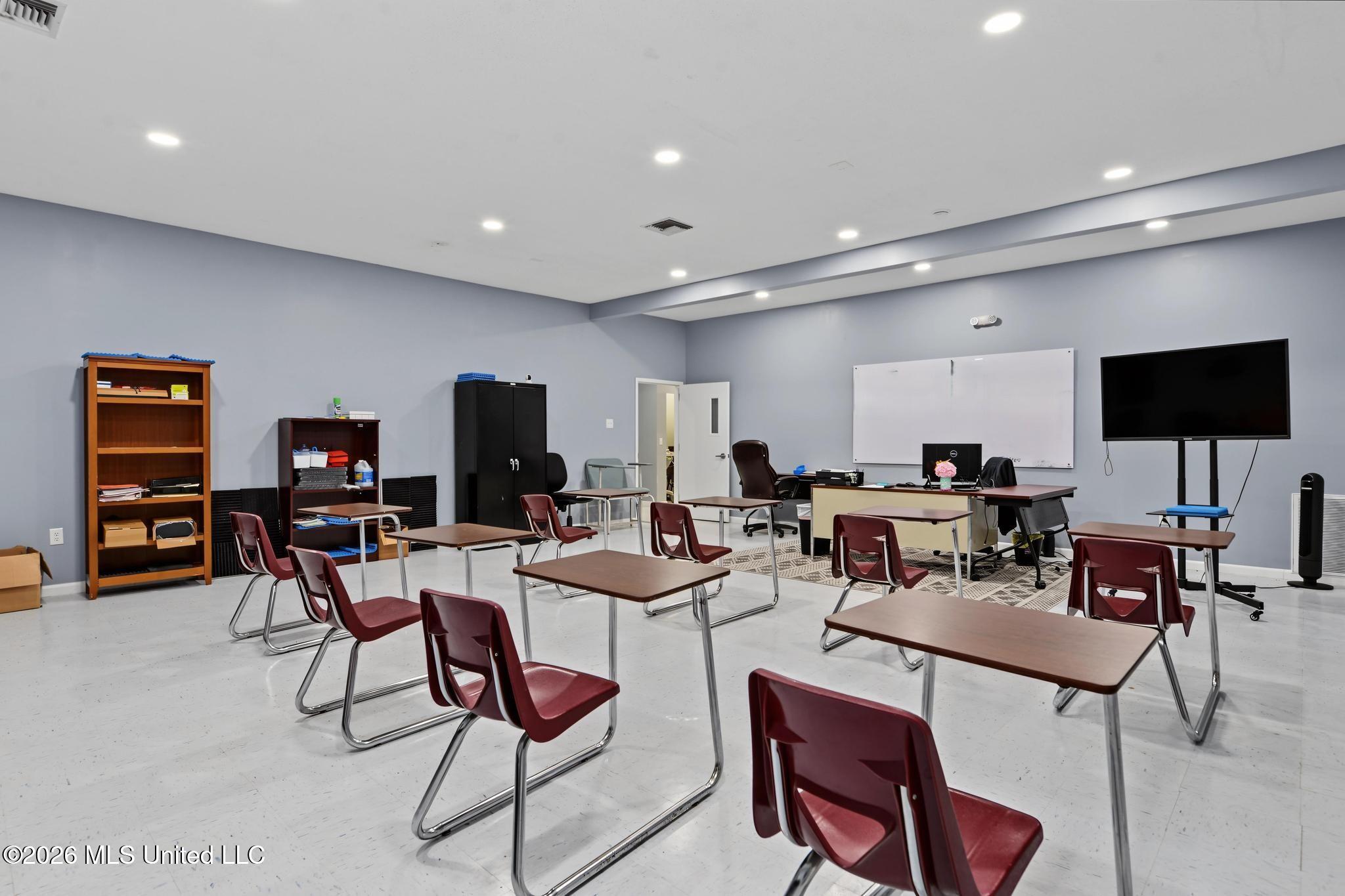 12451 Dedeaux Road Property Photo 11
