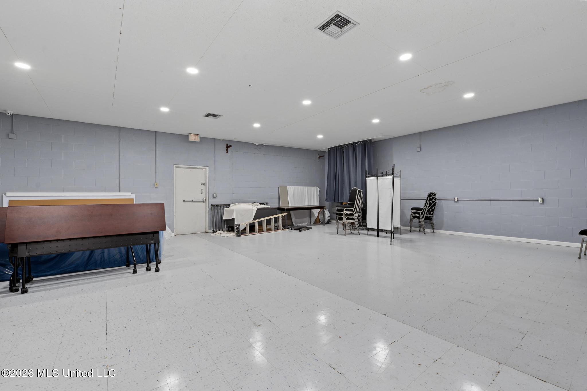 12451 Dedeaux Road Property Photo 15