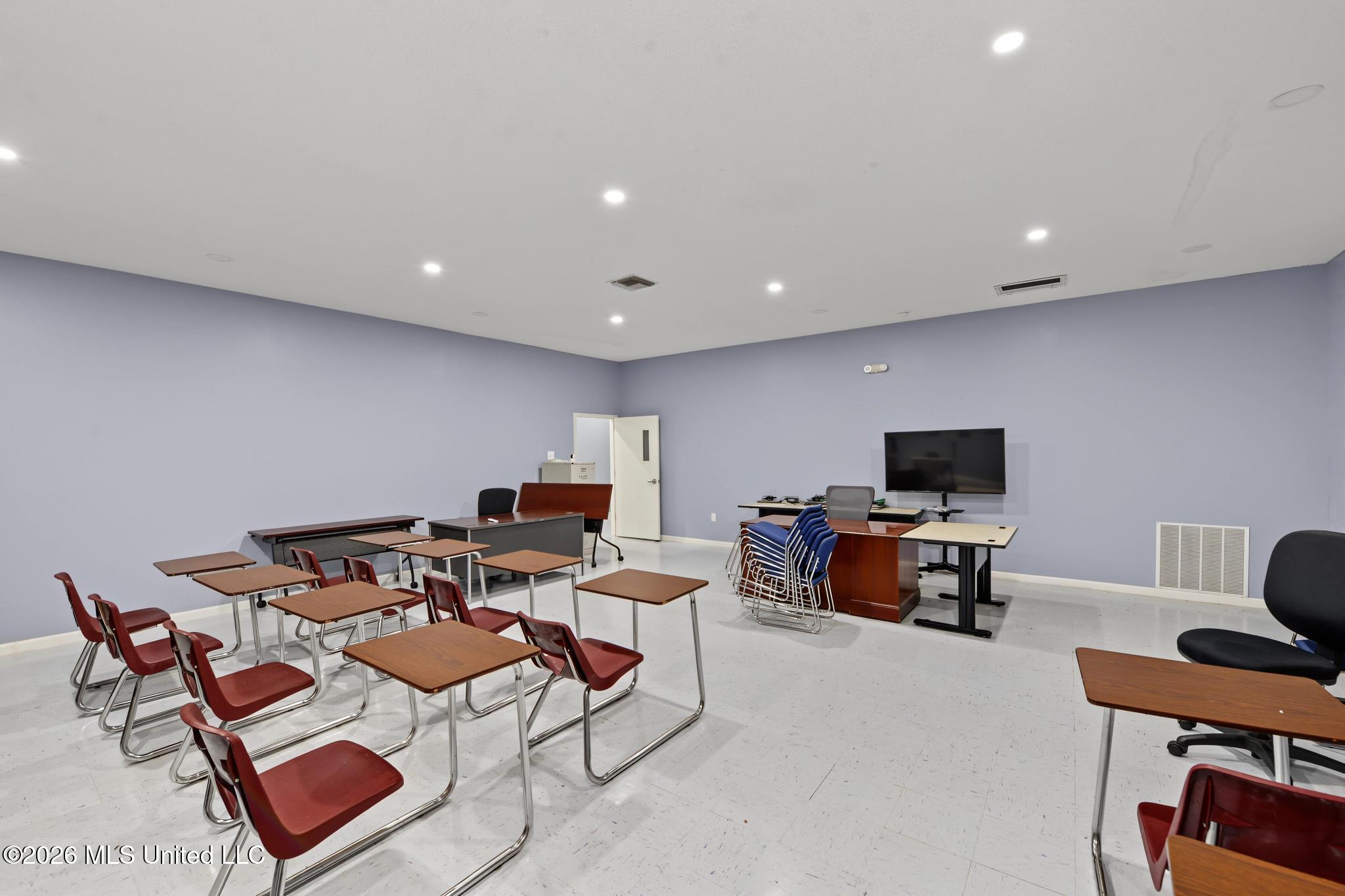 12451 Dedeaux Road Property Photo 19
