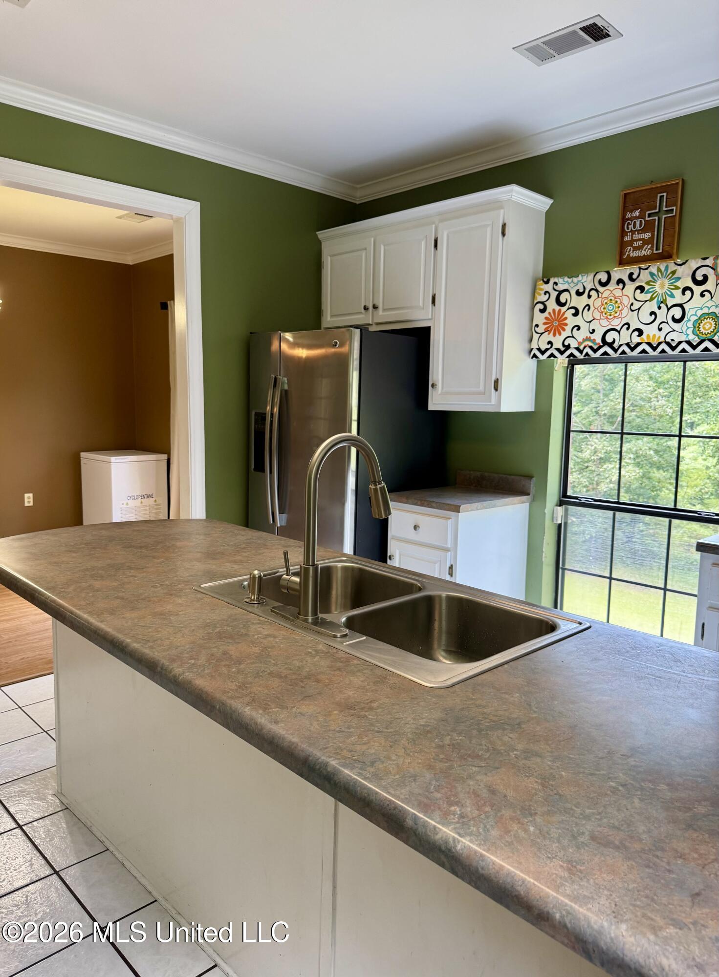 174 White Oak Drive Property Photo 8