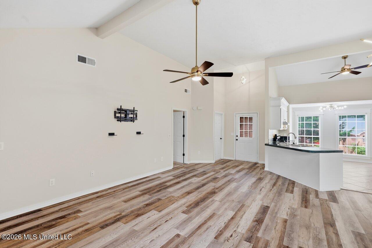 107 Huntington Hill Drive Property Photo 7