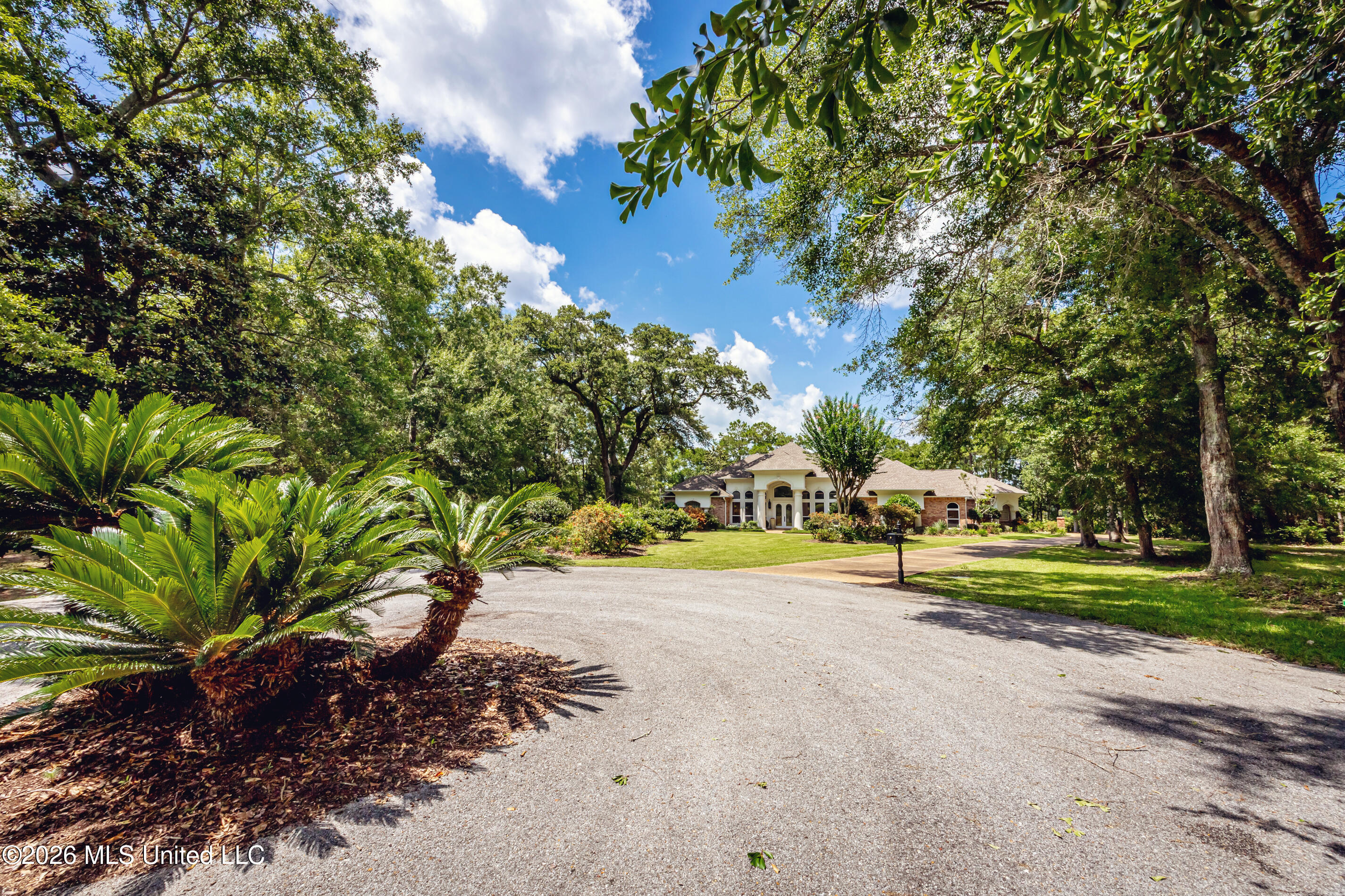 2408 Olde Oak Pointe Property Photo 4