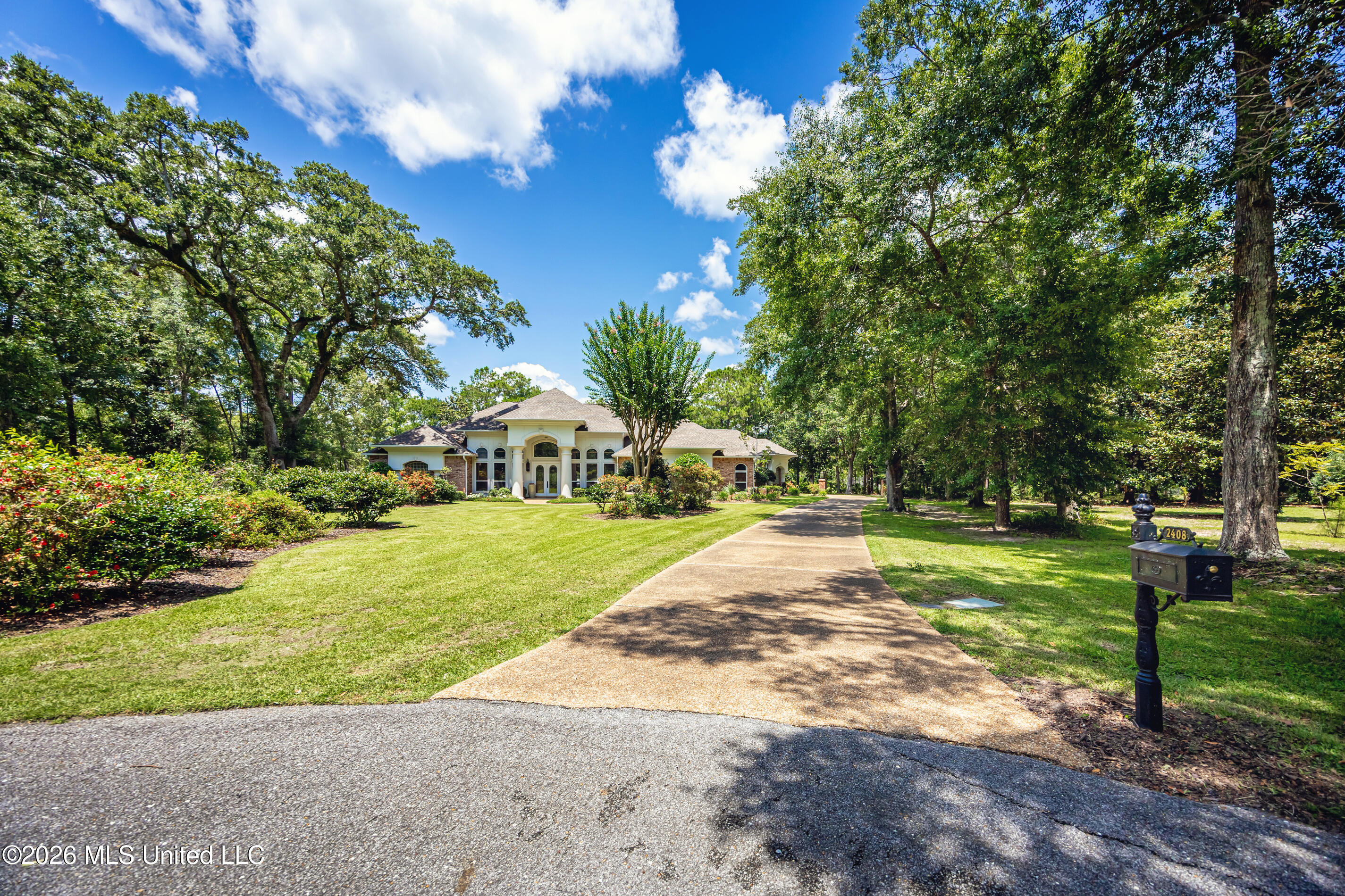 2408 Olde Oak Pointe Property Photo 5
